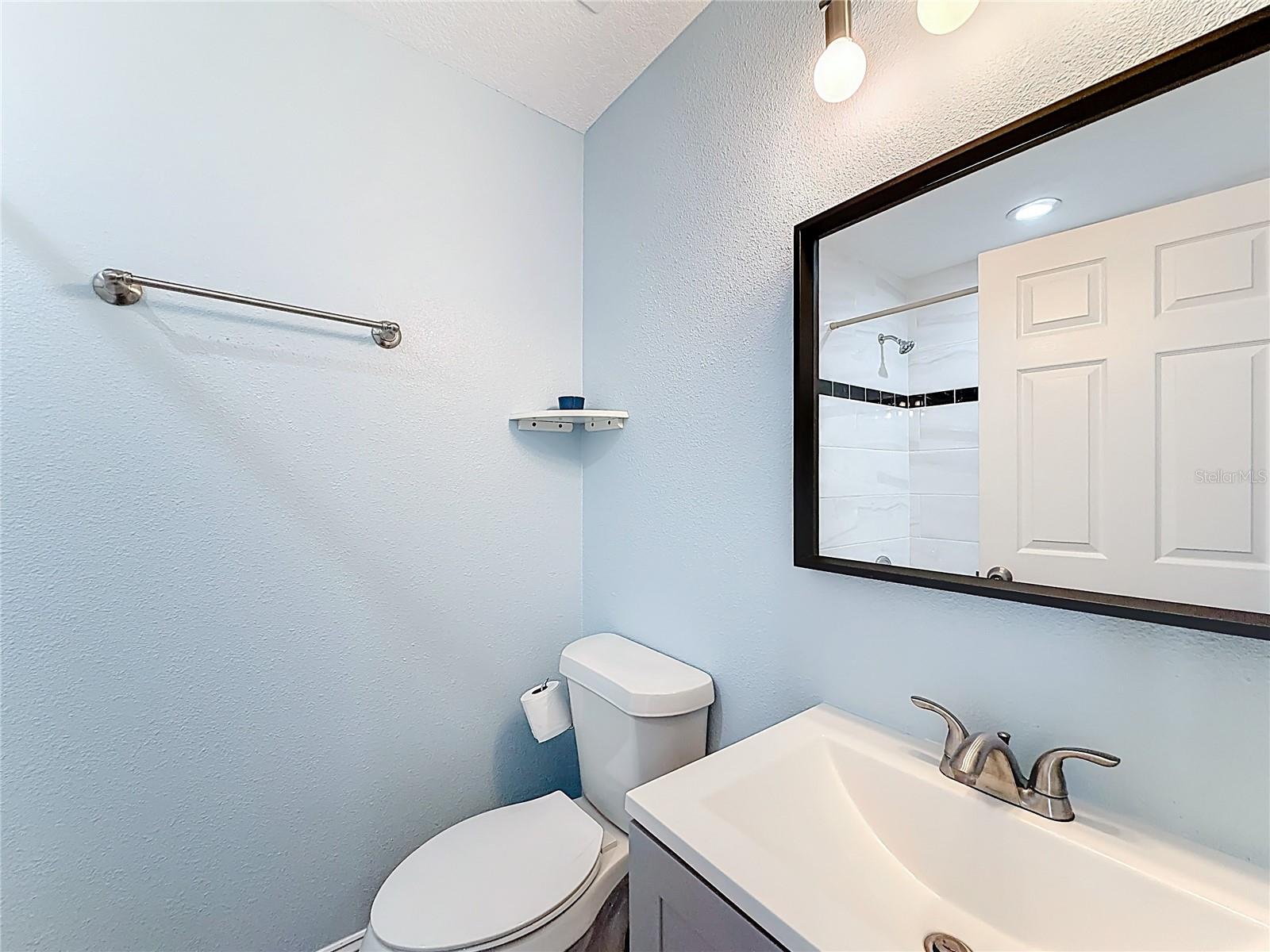 Image 21 of 47 For 2260 Grenwich Avenue 2260