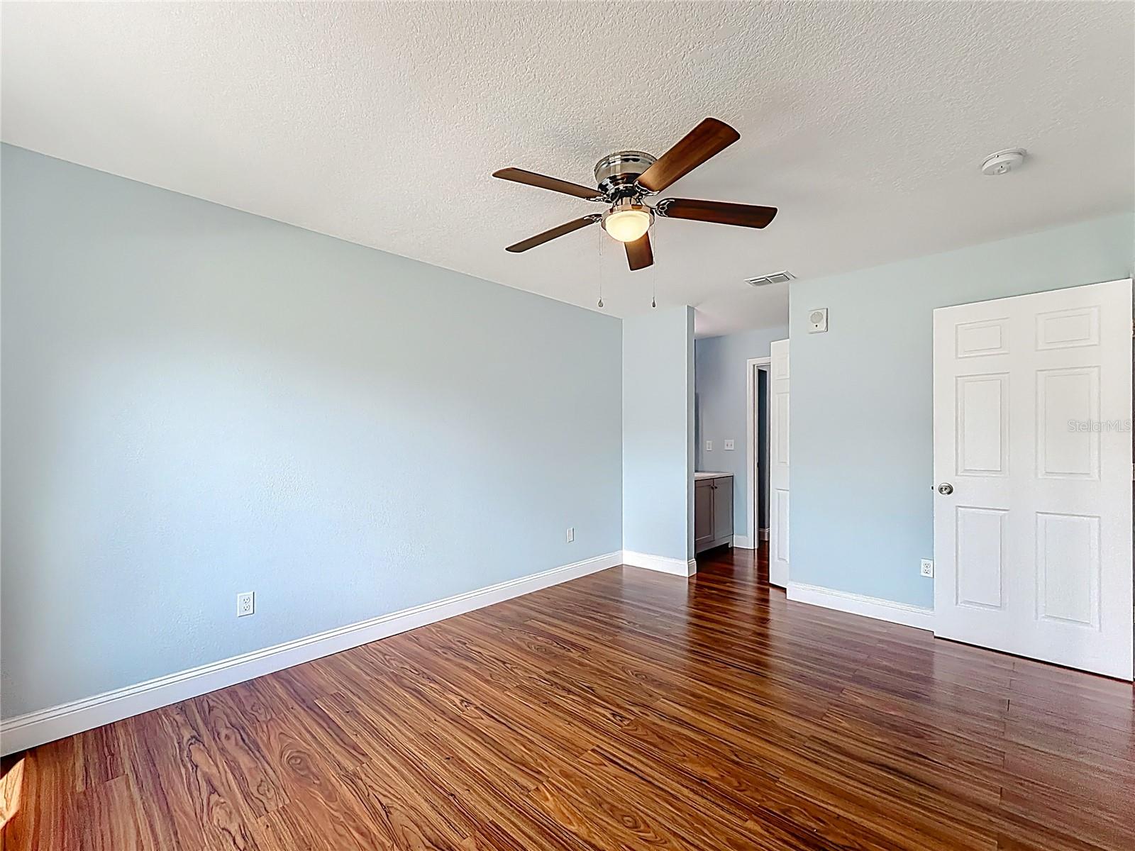 Image 30 of 47 For 2260 Grenwich Avenue 2260