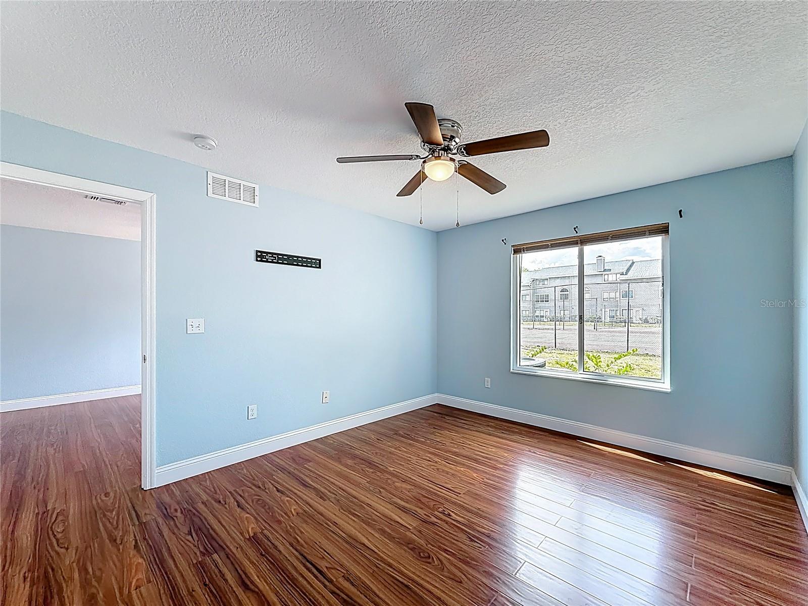 Image 32 of 47 For 2260 Grenwich Avenue 2260