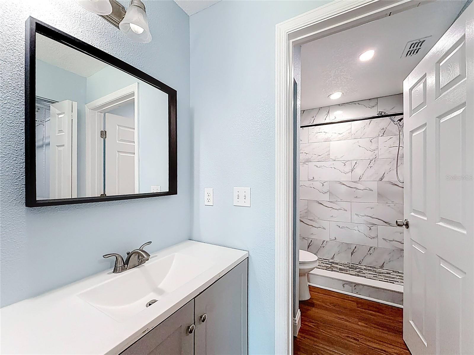 Image 33 of 47 For 2260 Grenwich Avenue 2260