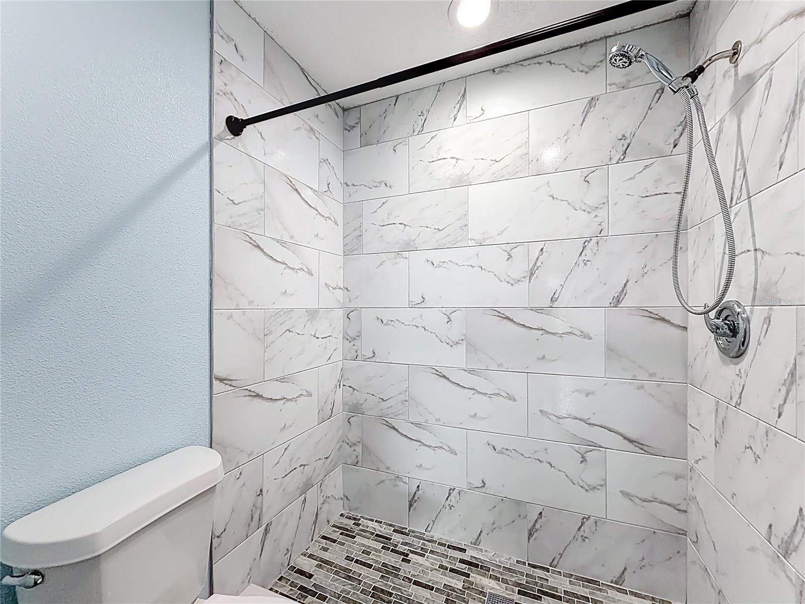 Image 34 of 47 For 2260 Grenwich Avenue 2260