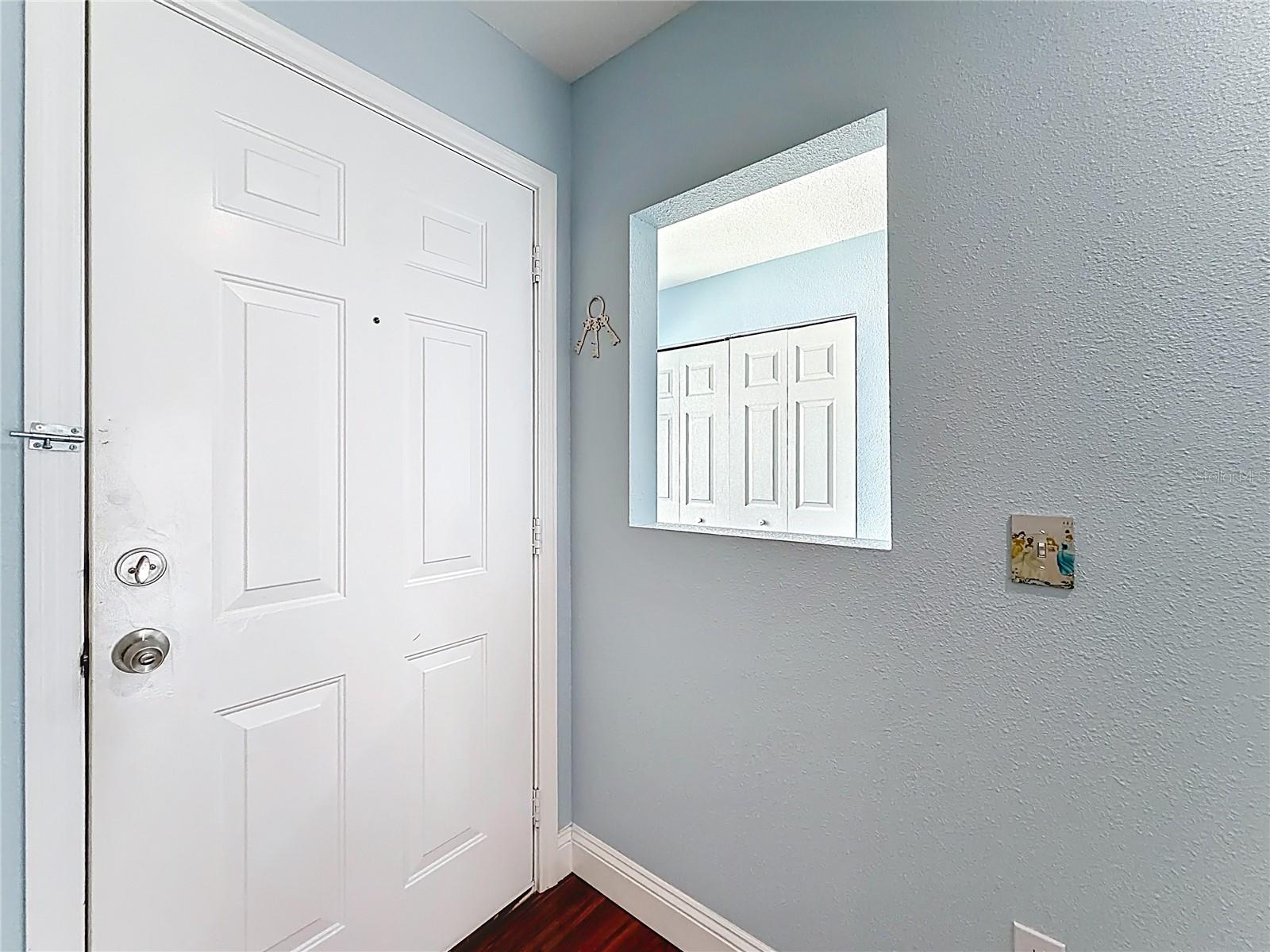 Image 4 of 47 For 2260 Grenwich Avenue 2260