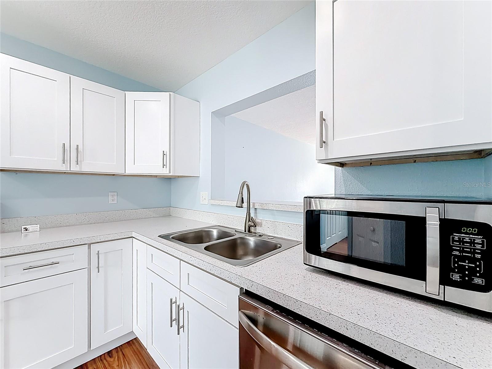 Image 5 of 47 For 2260 Grenwich Avenue 2260