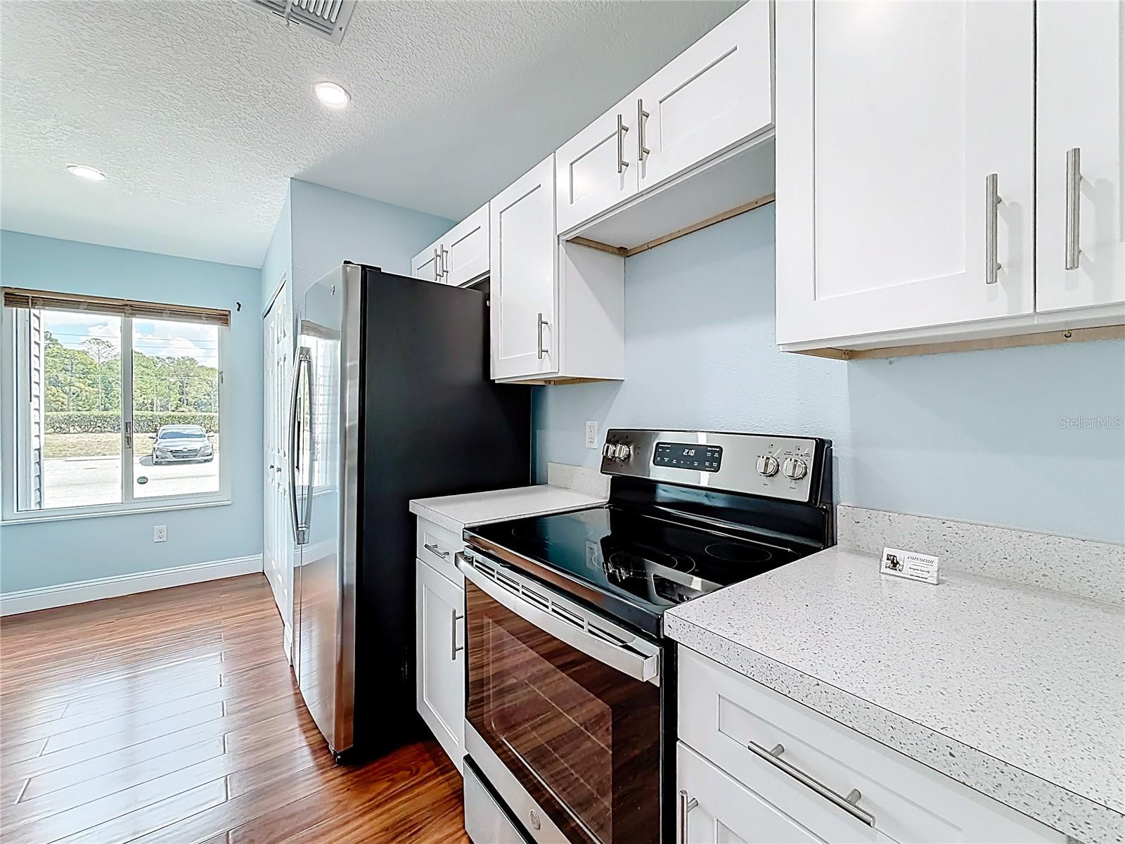 Image 7 of 47 For 2260 Grenwich Avenue 2260