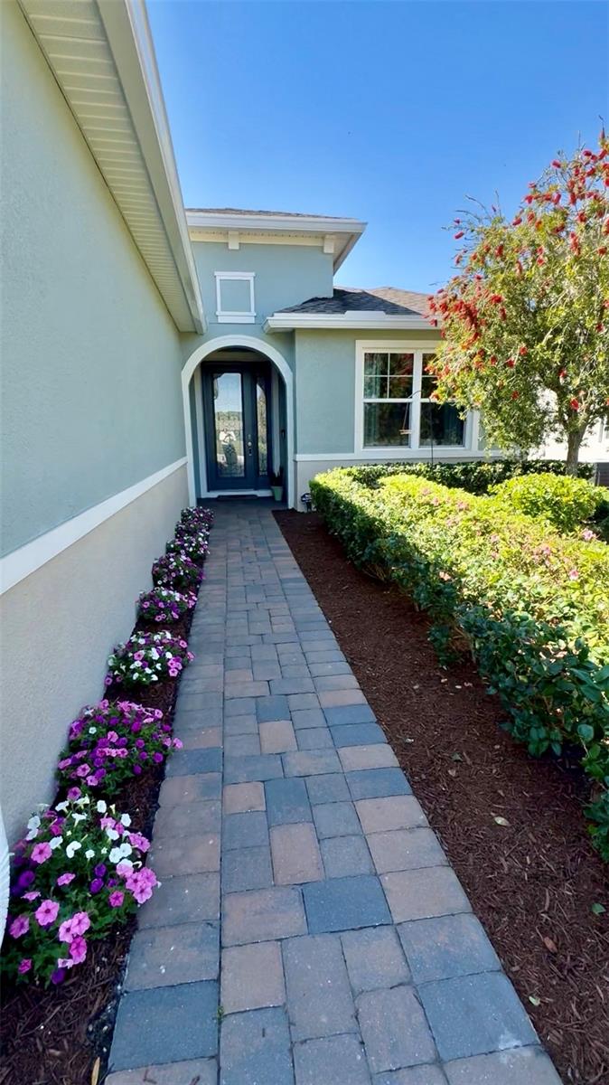 Image 4 of 50 For 1066 Victoria Hills Drive South