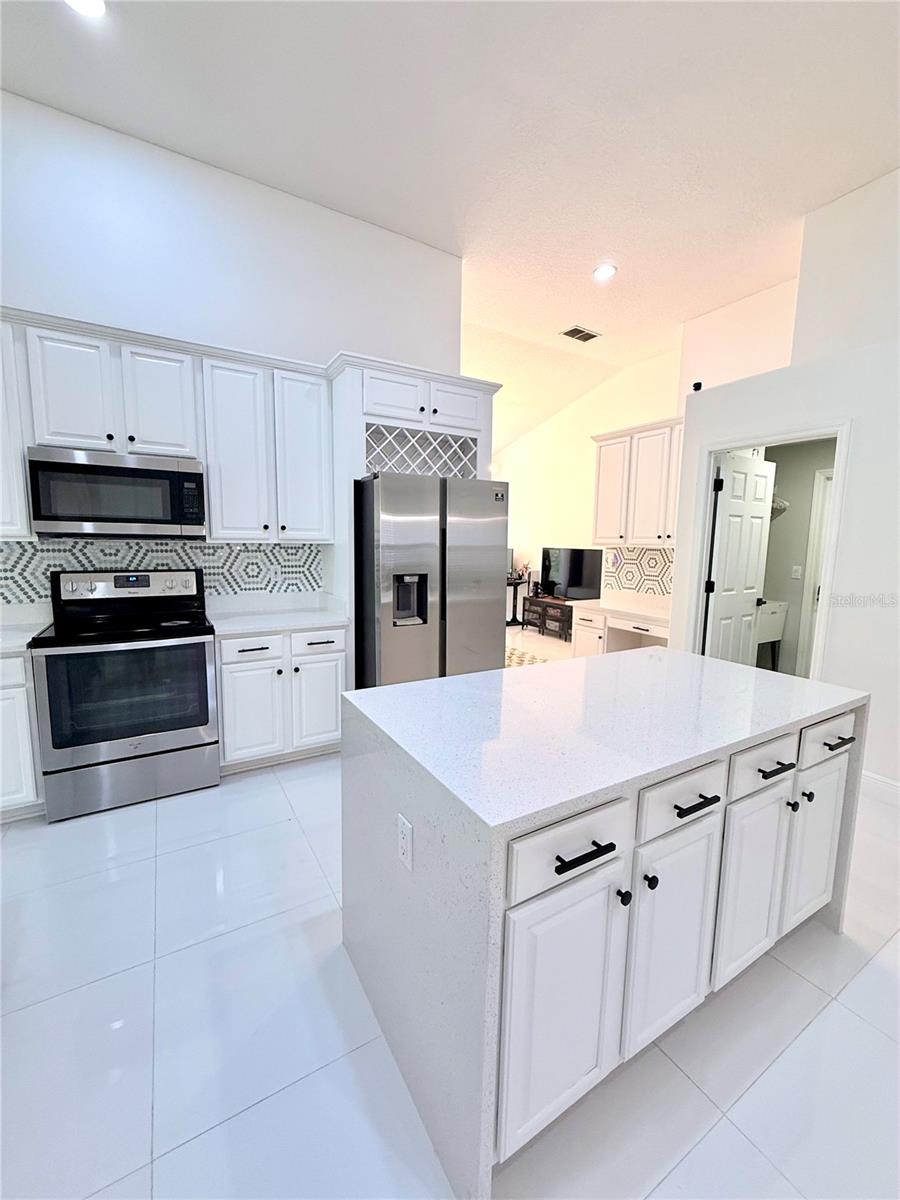 Image 11 of 18 For 12005 Summerspring Lakes Drive