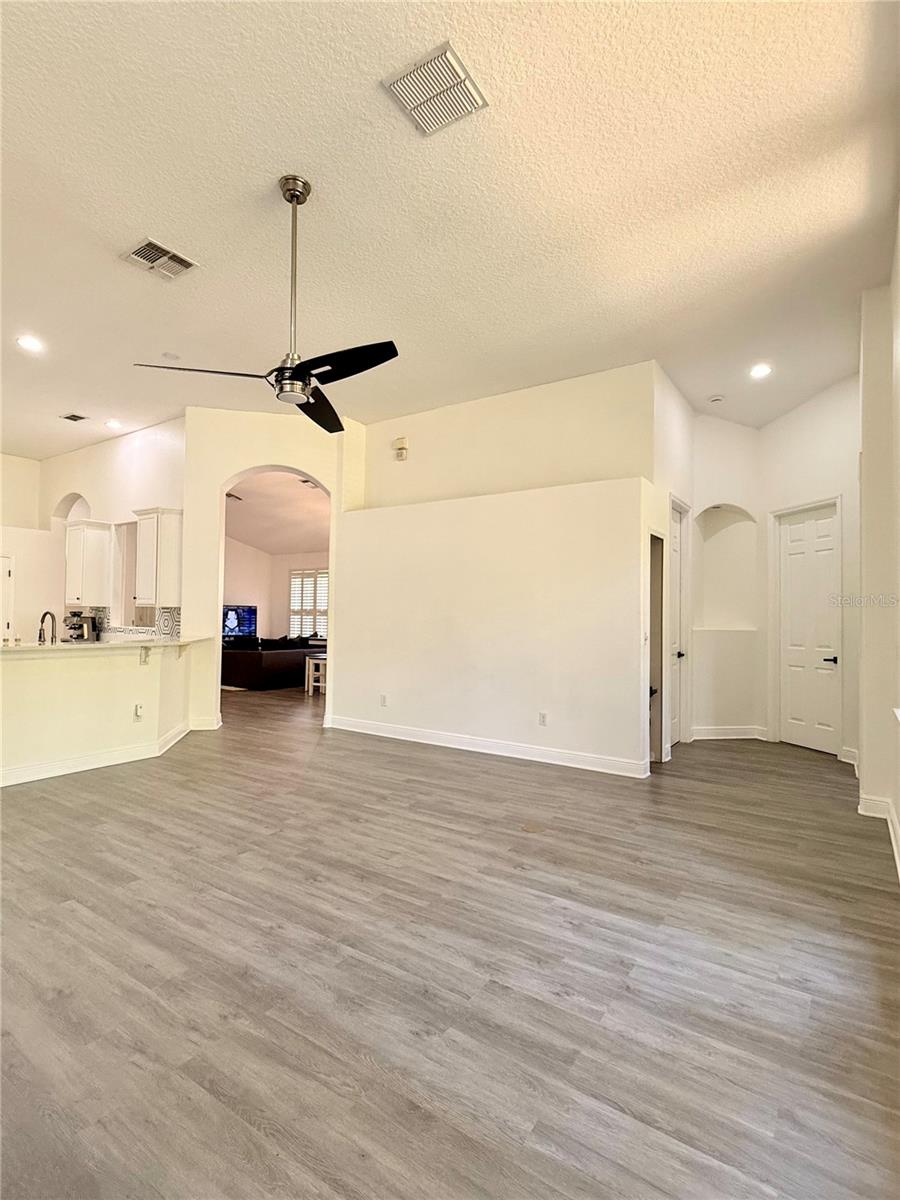 Image 13 of 18 For 12005 Summerspring Lakes Drive