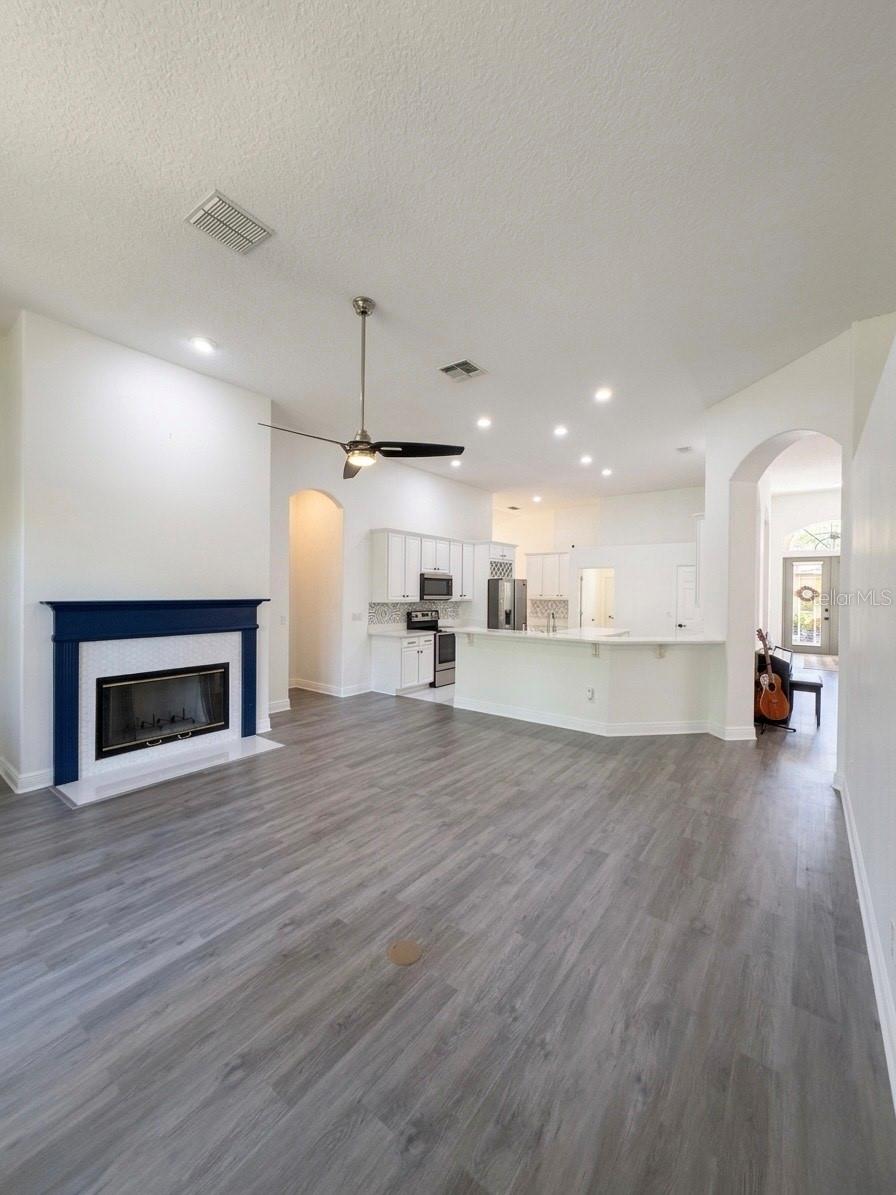 Image 4 of 18 For 12005 Summerspring Lakes Drive