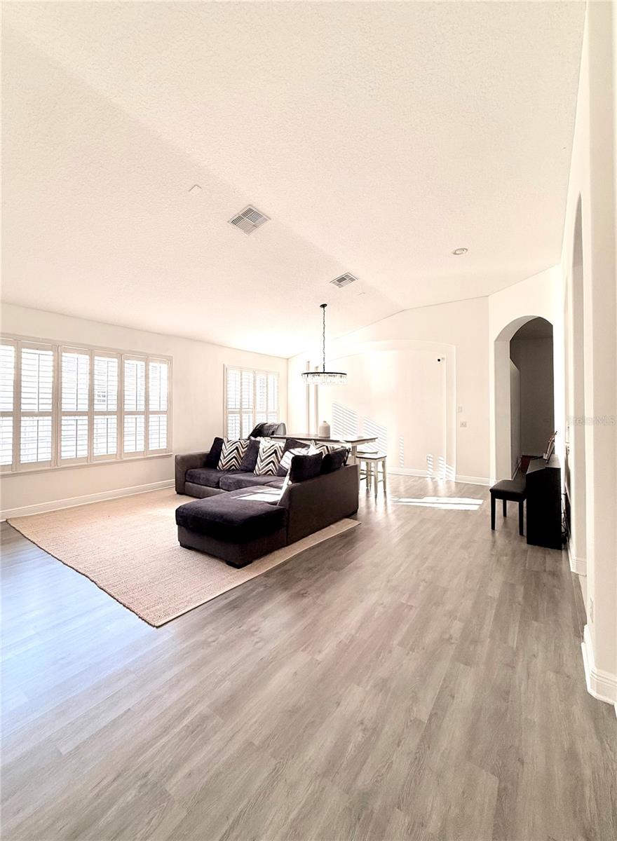 Image 7 of 18 For 12005 Summerspring Lakes Drive