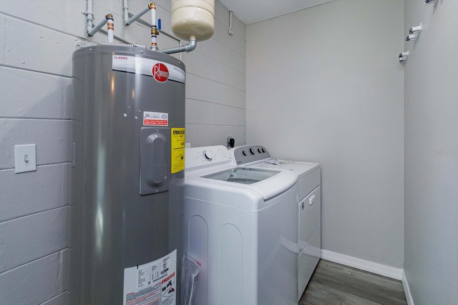 Image 17 of 20 For 302 Ballard Avenue