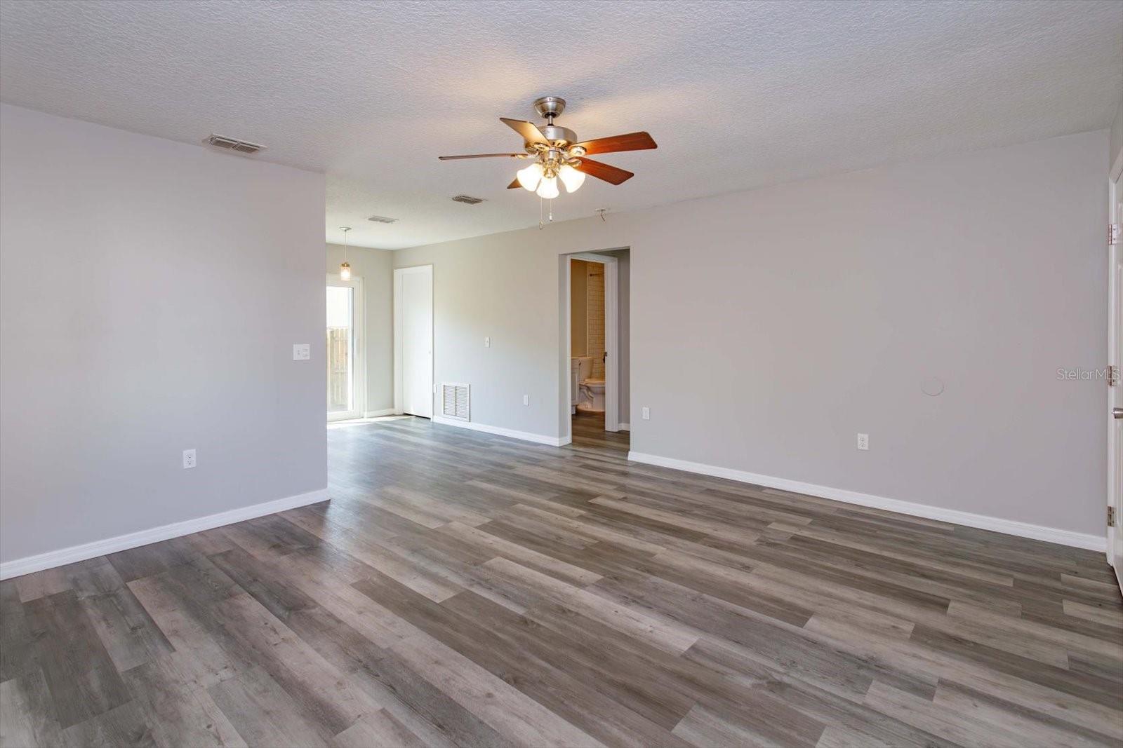 Image 6 of 20 For 302 Ballard Avenue