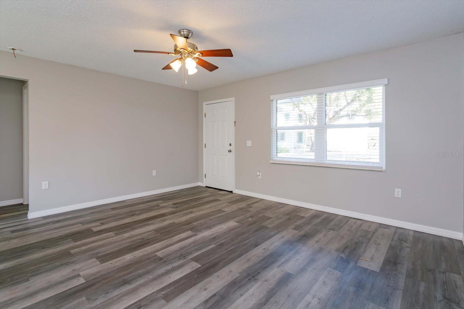 Image 7 of 20 For 302 Ballard Avenue