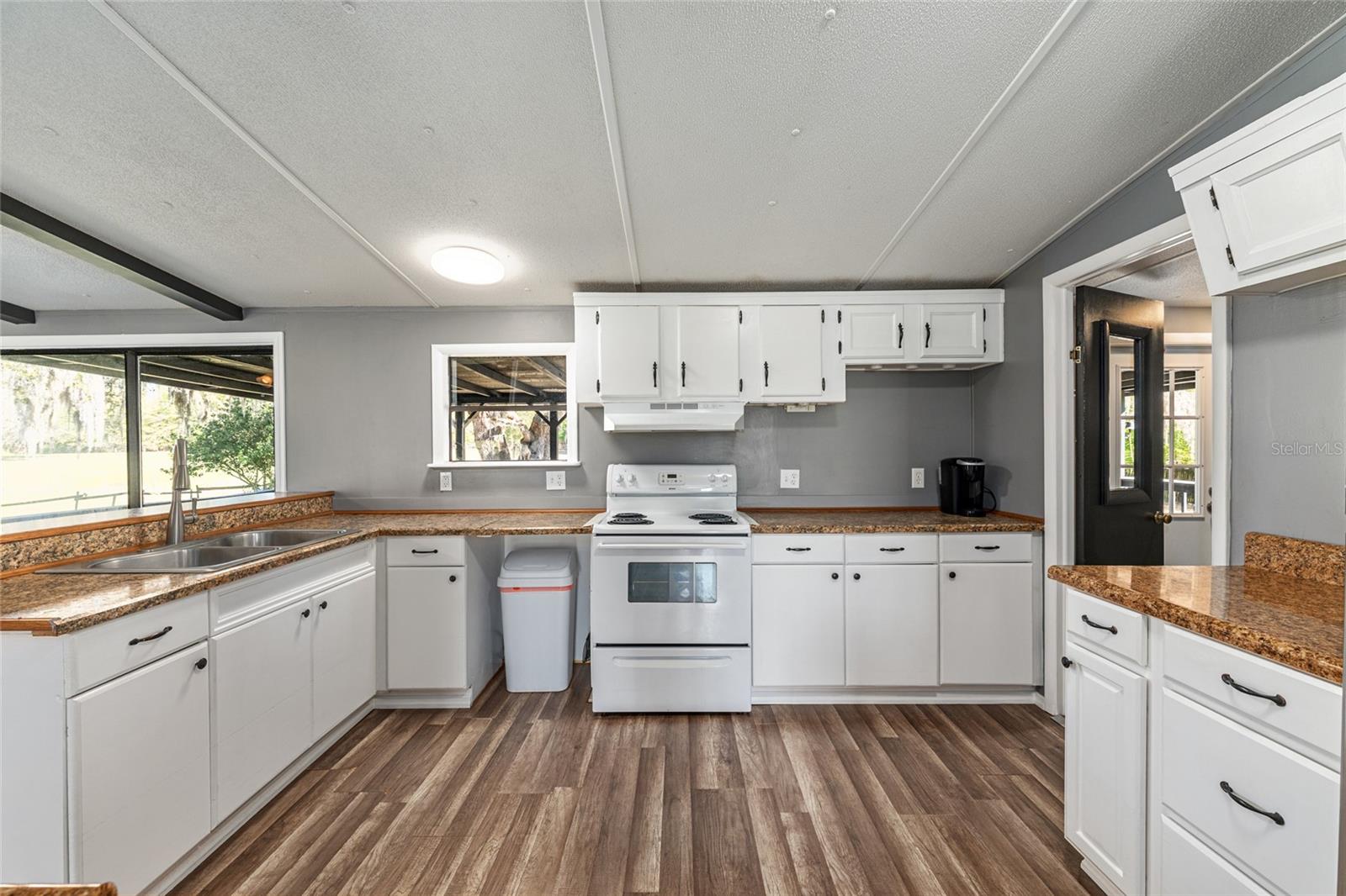 Image 14 of 74 For 5600 39th Street