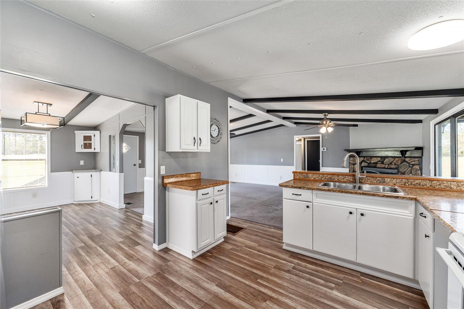 Image 16 of 74 For 5600 39th Street