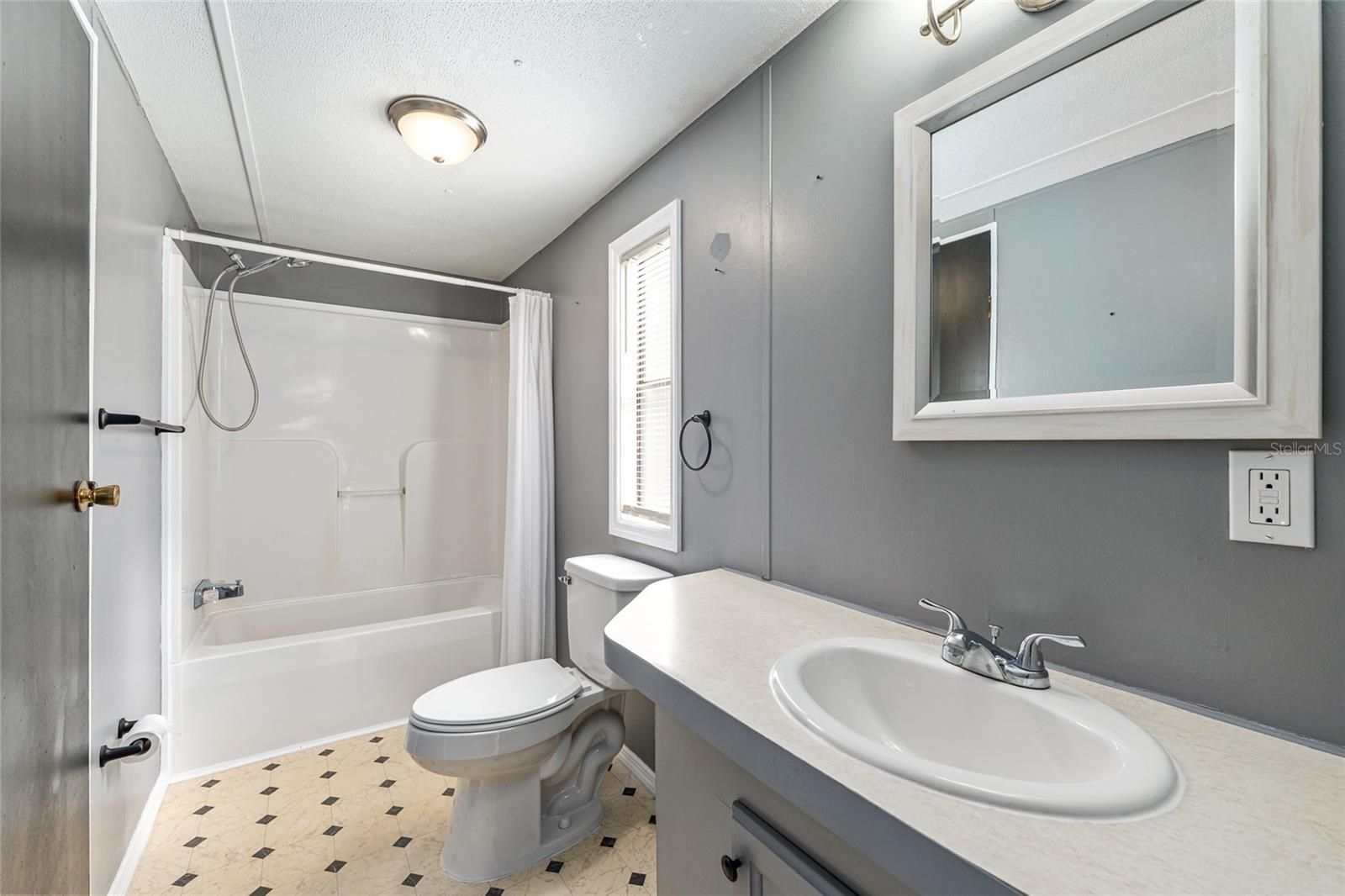 Image 23 of 74 For 5600 39th Street