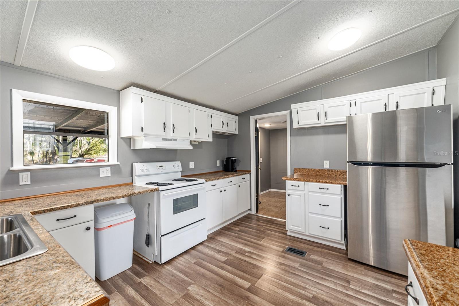 Image 5 of 74 For 5600 39th Street