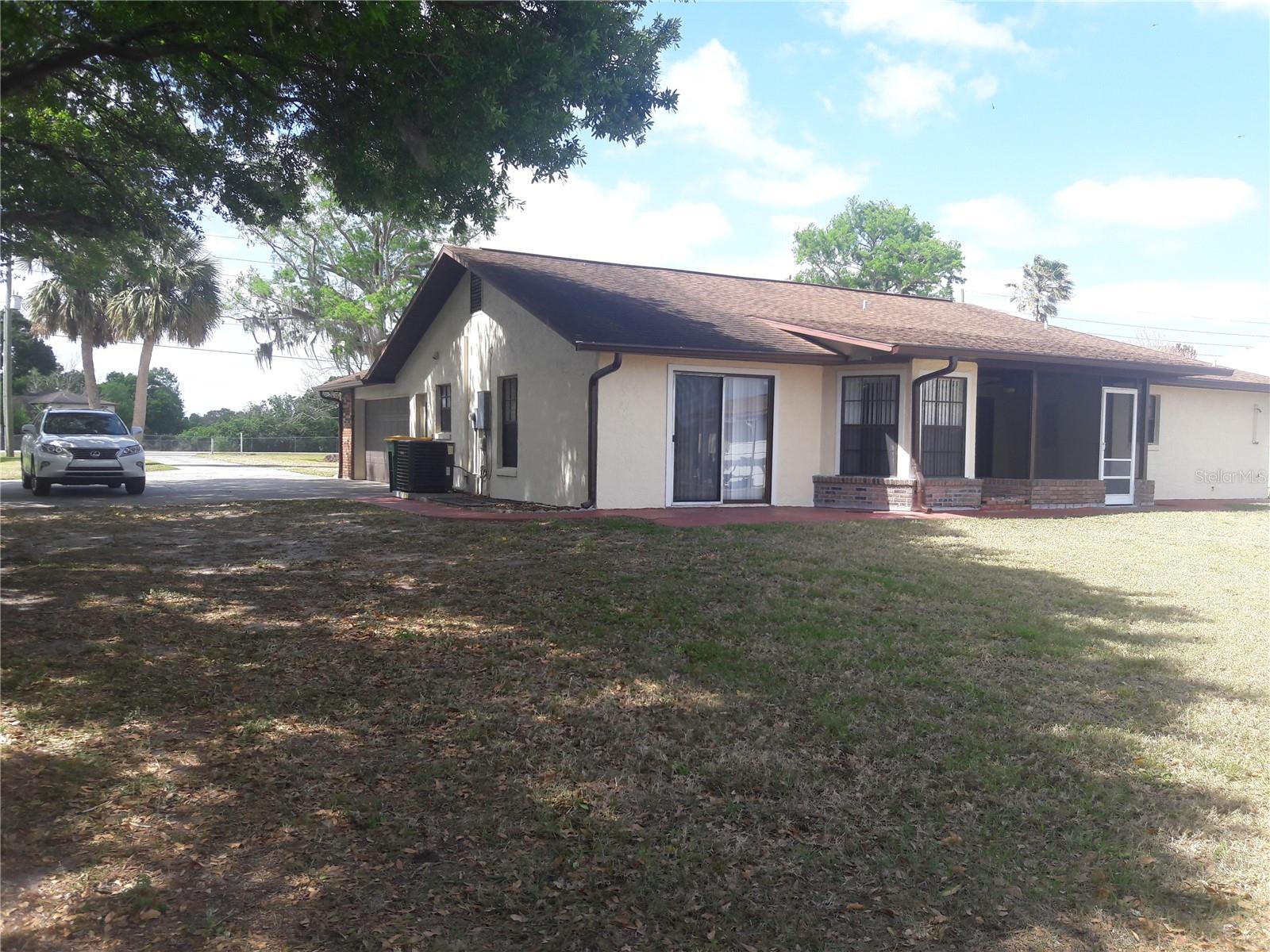 Image 2 of 19 For 3400 Lakeshore Boulevard