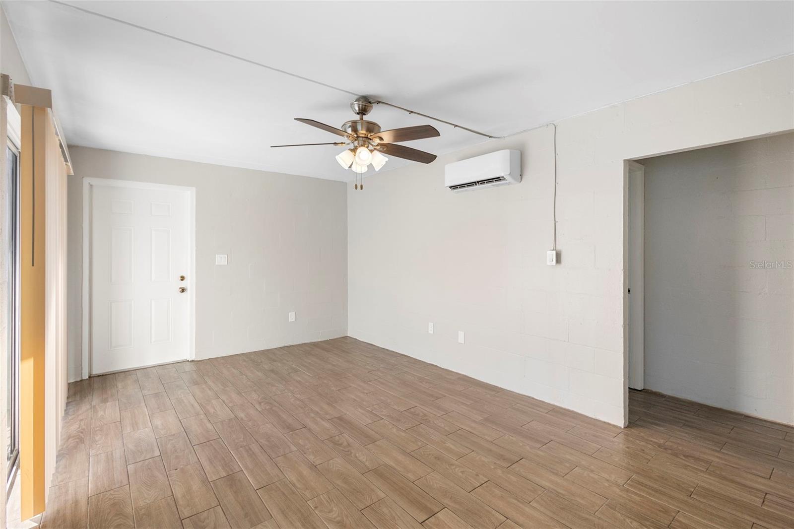 Image 23 of 30 For 901 Colyer Street