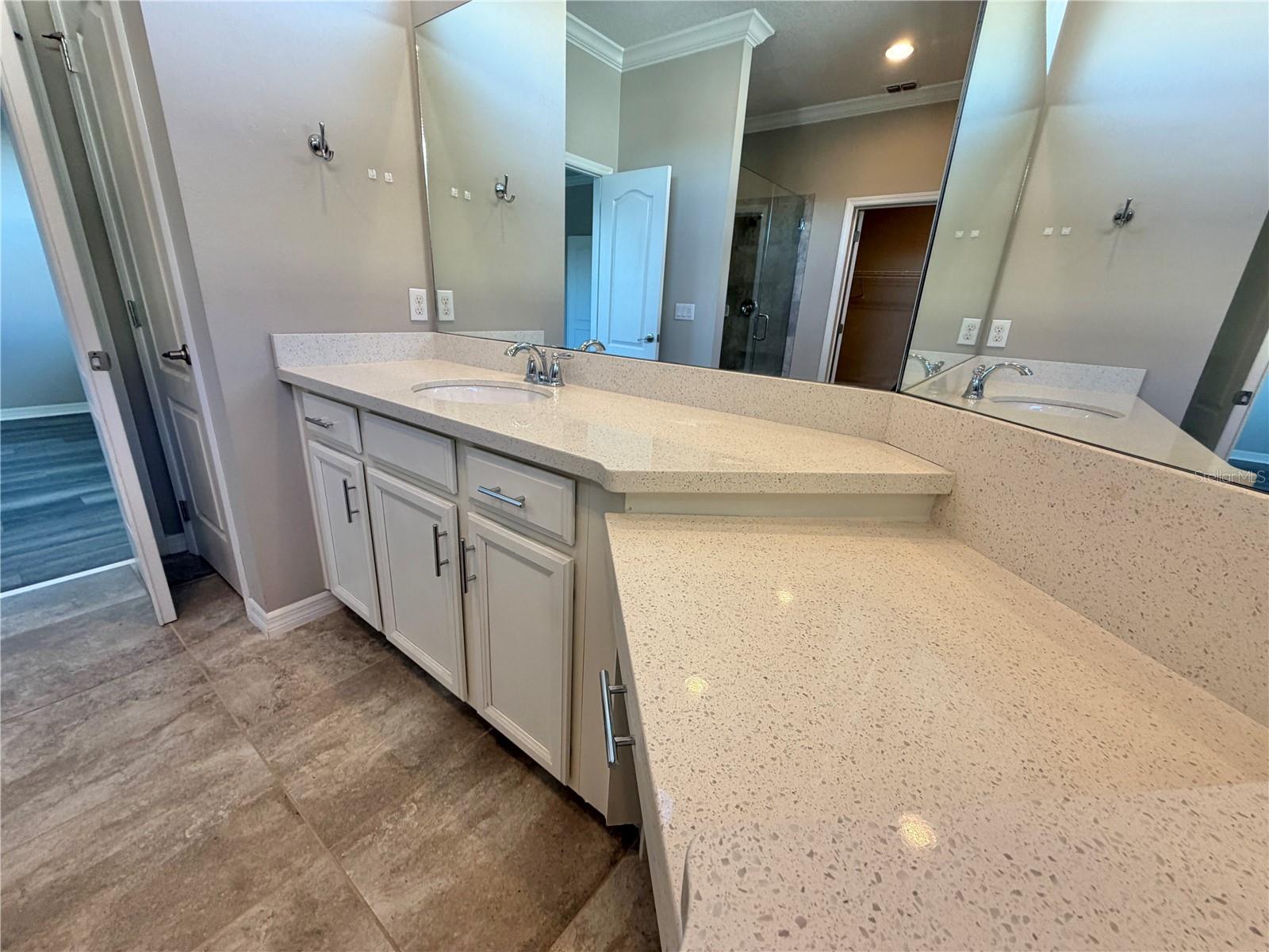 Image 17 of 33 For 15060 Andrew Aly