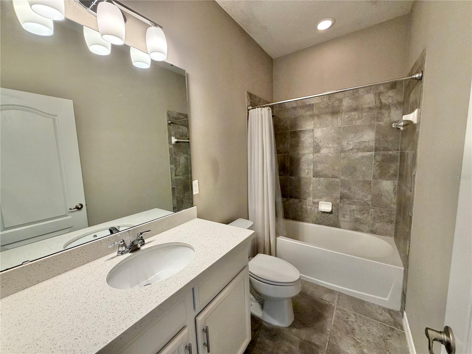 Image 23 of 33 For 15060 Andrew Aly