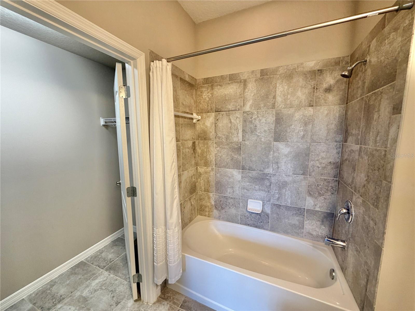 Image 24 of 33 For 15060 Andrew Aly