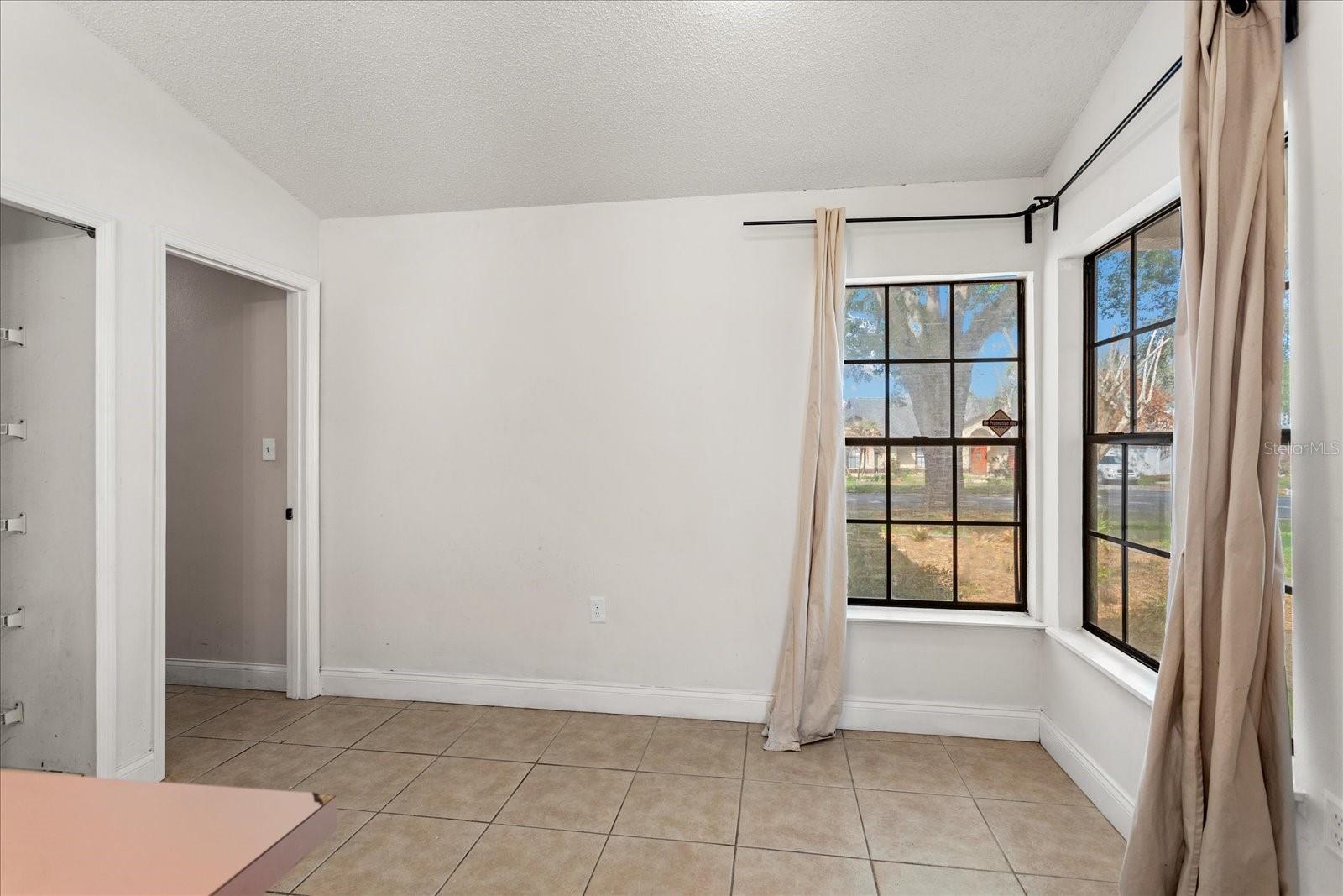 Image 10 of 23 For 5031 Water Wheel Court