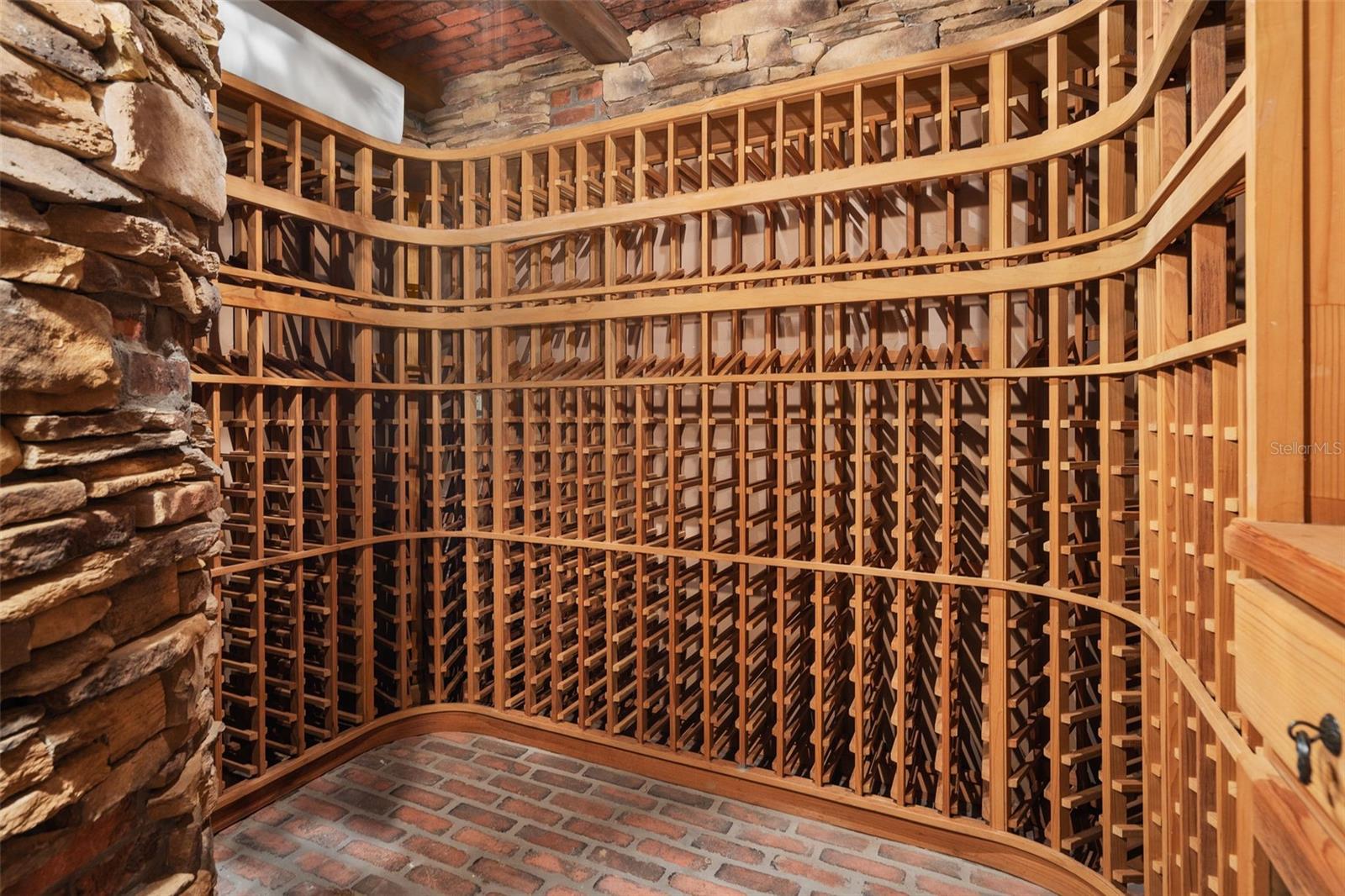 Image 18 of 86 For 5143 Cranes Point Court