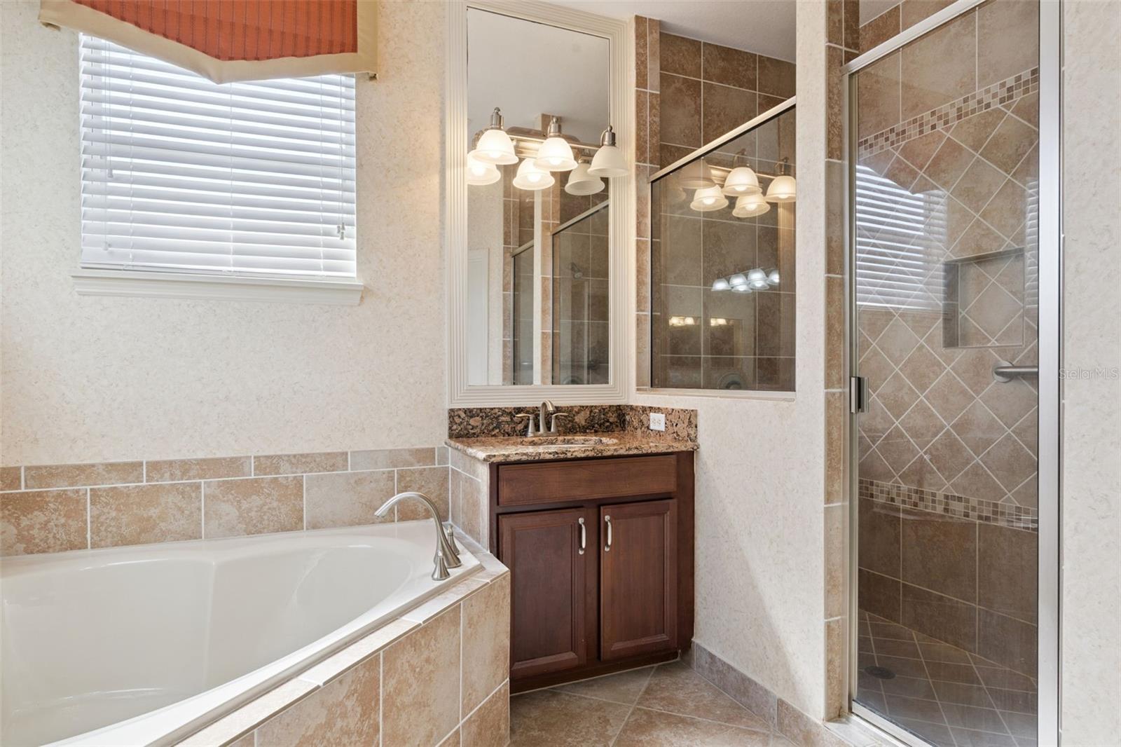 Image 21 of 53 For 6552 Helmsley Circle