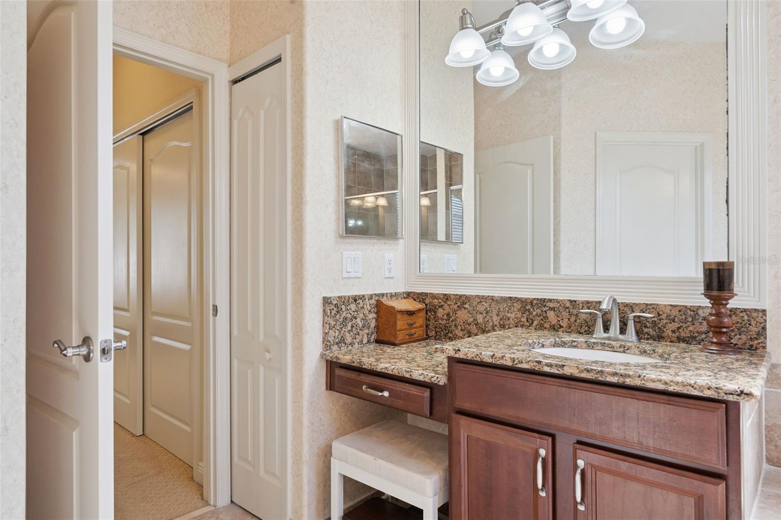 Image 23 of 53 For 6552 Helmsley Circle