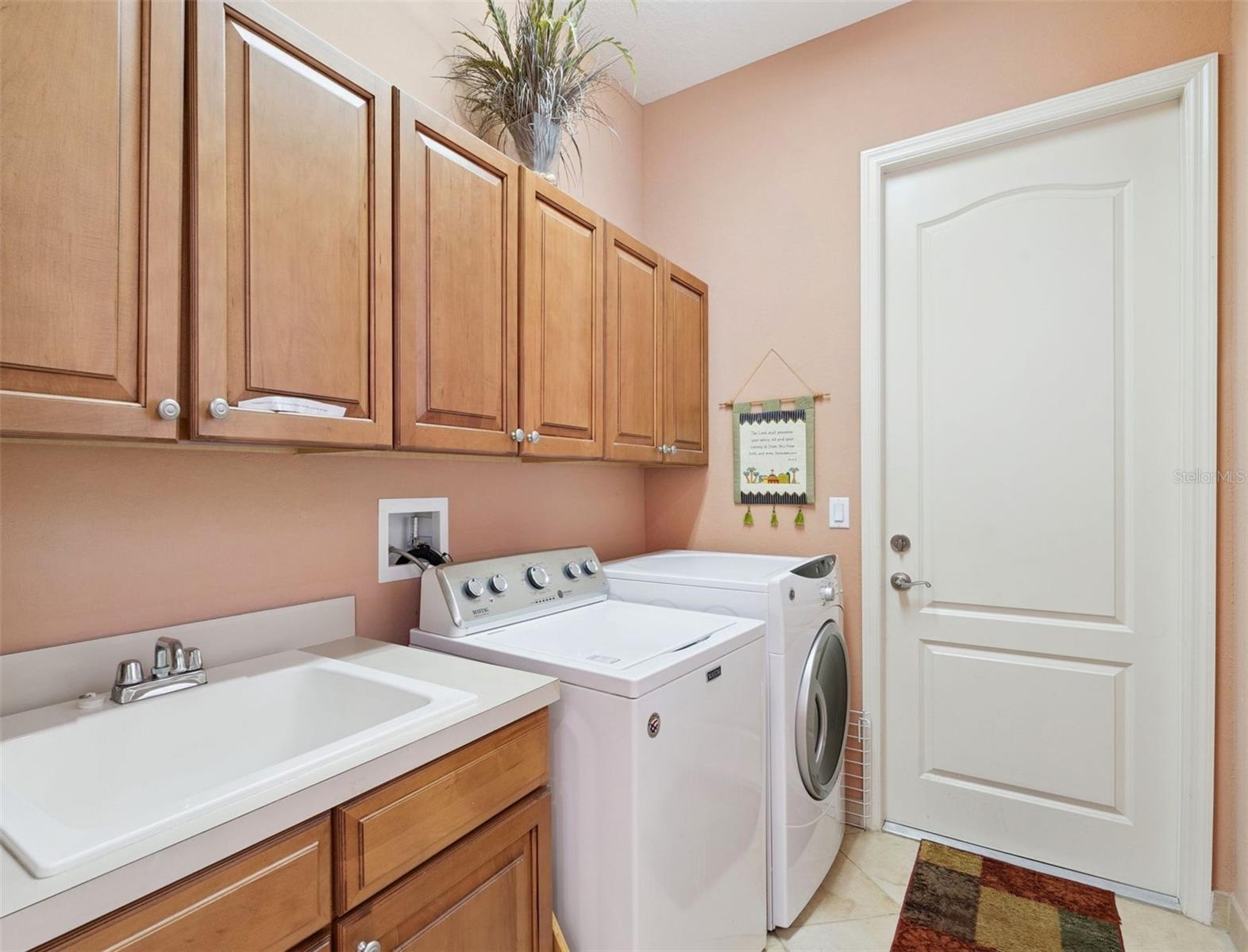 Image 32 of 53 For 6552 Helmsley Circle