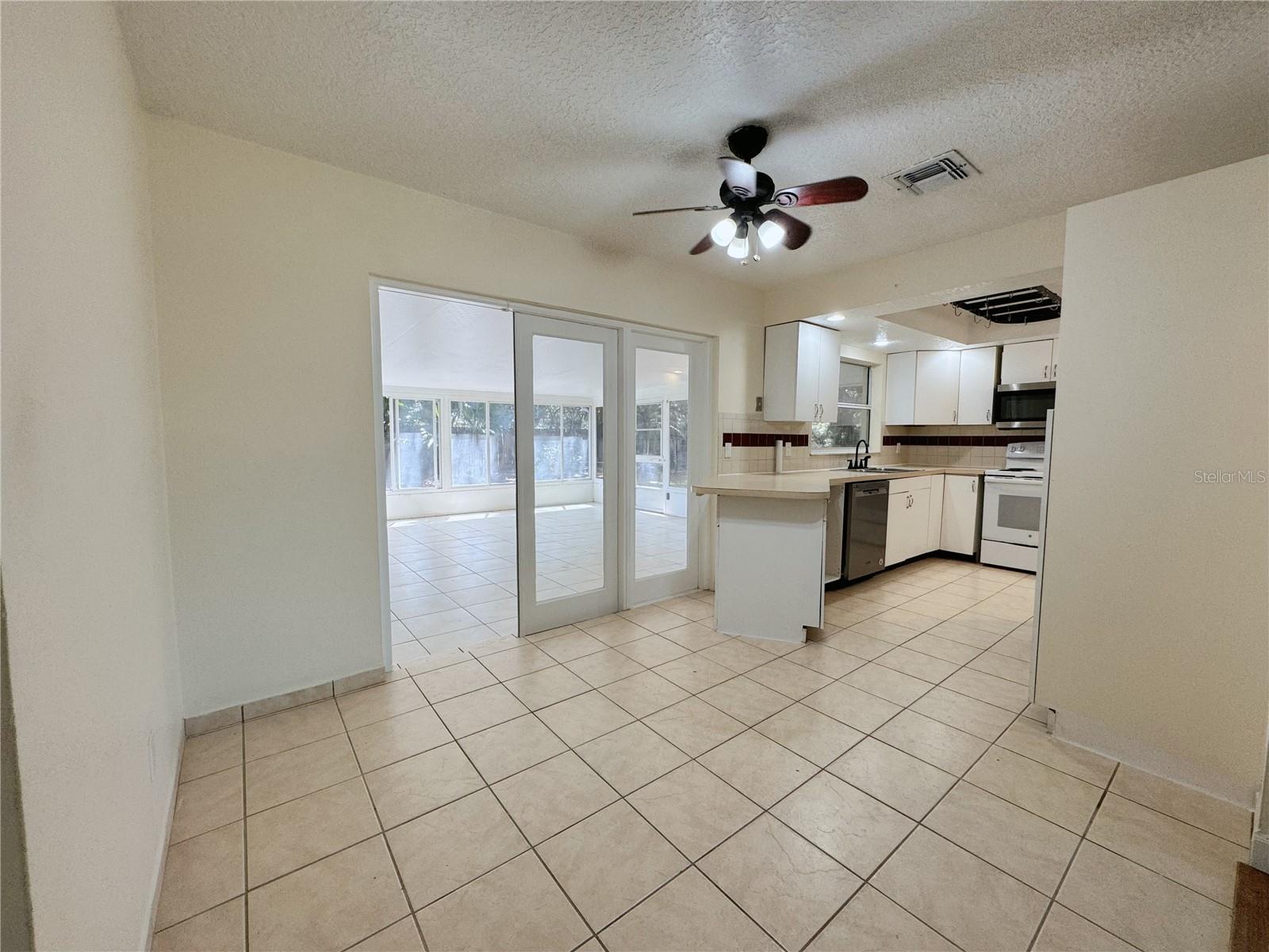 Image 17 of 30 For 7522 Laurel Springs Drive