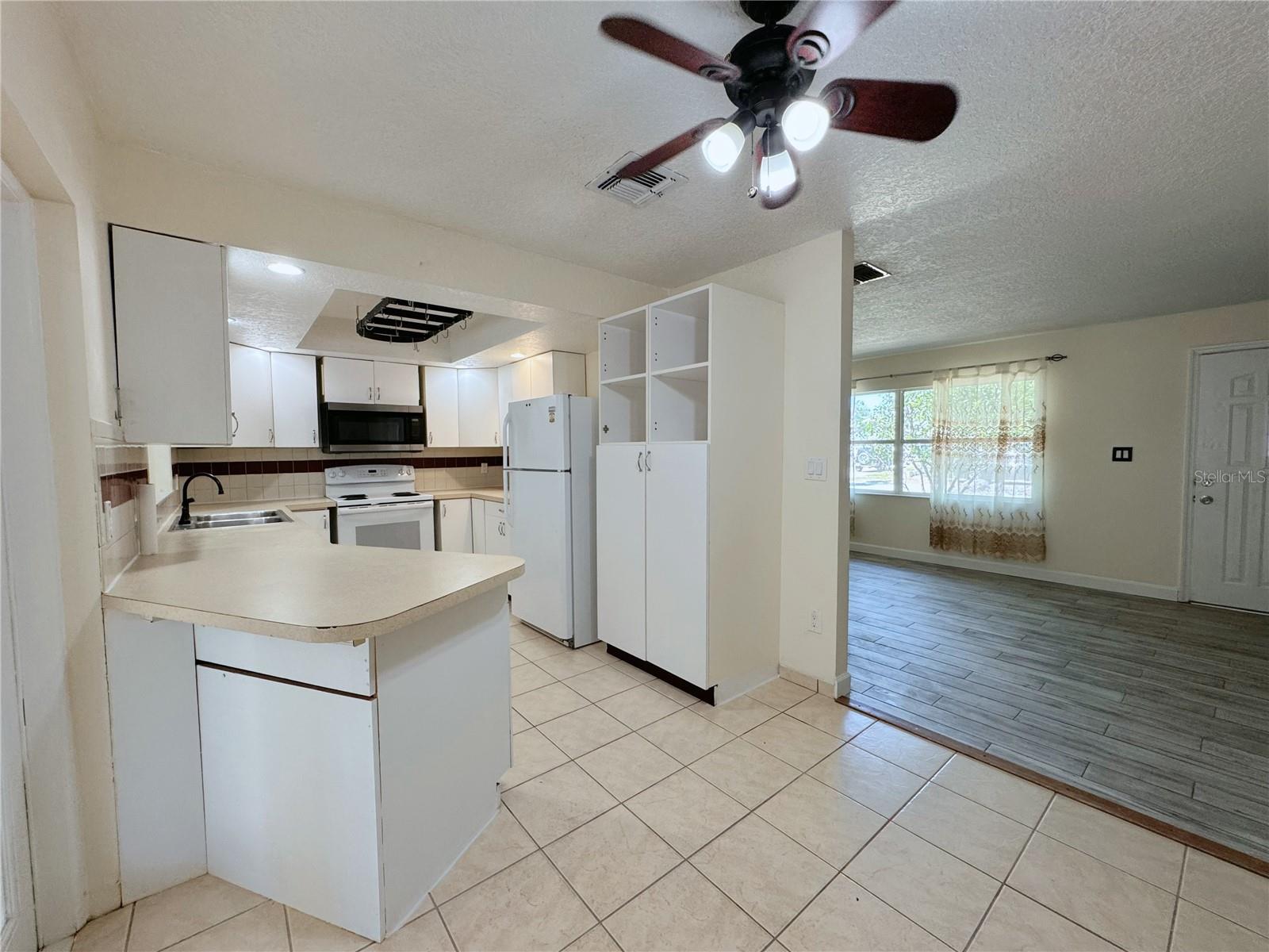 Image 19 of 30 For 7522 Laurel Springs Drive