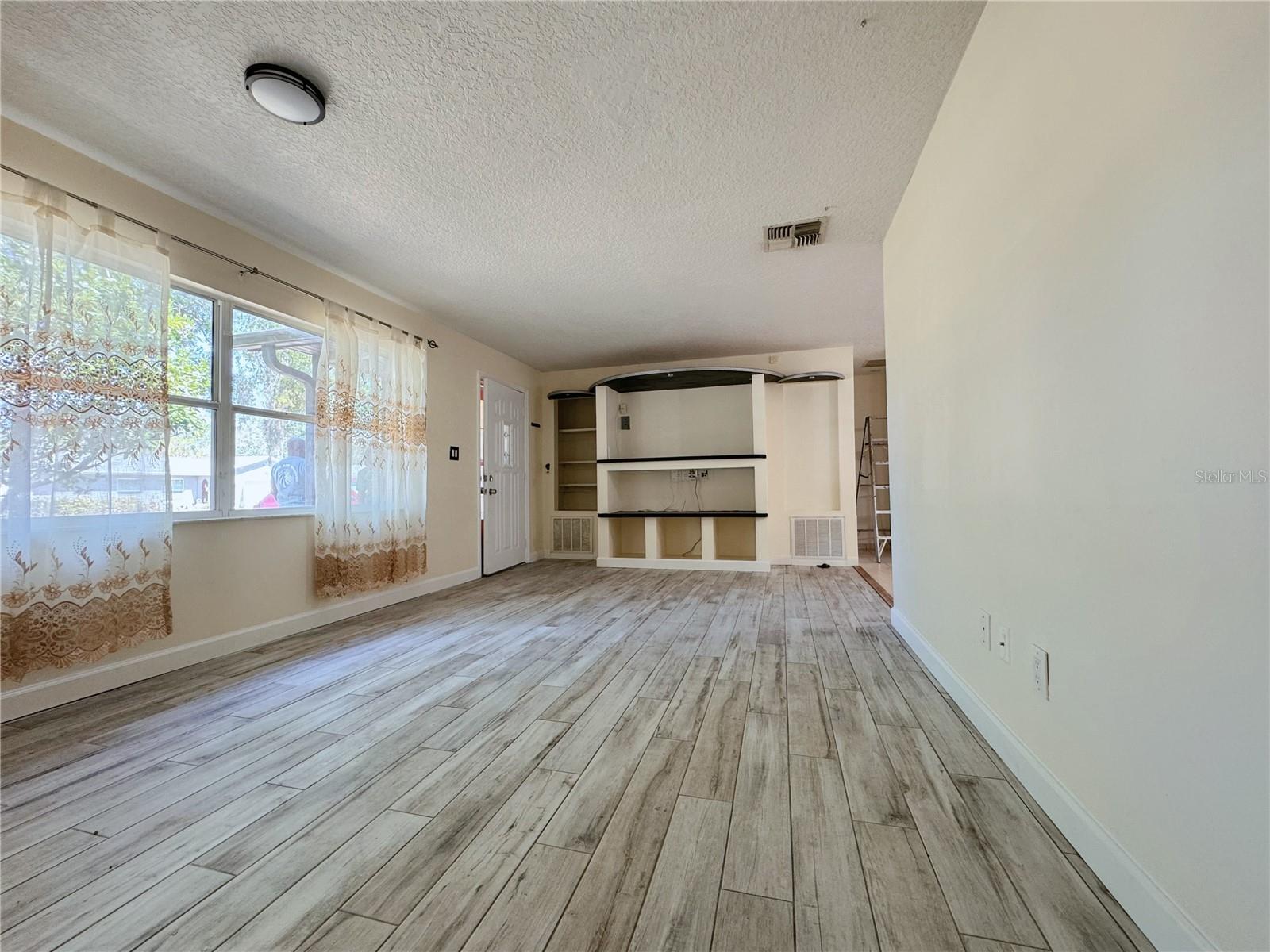 Image 5 of 30 For 7522 Laurel Springs Drive