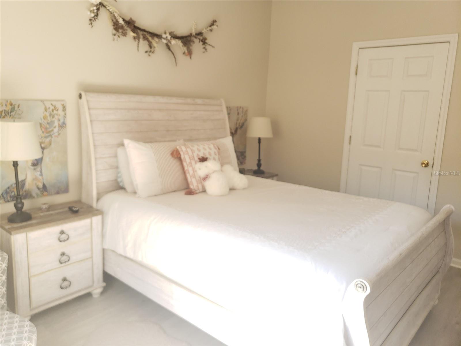 Image 18 of 39 For 16530 Cedar Crest Drive