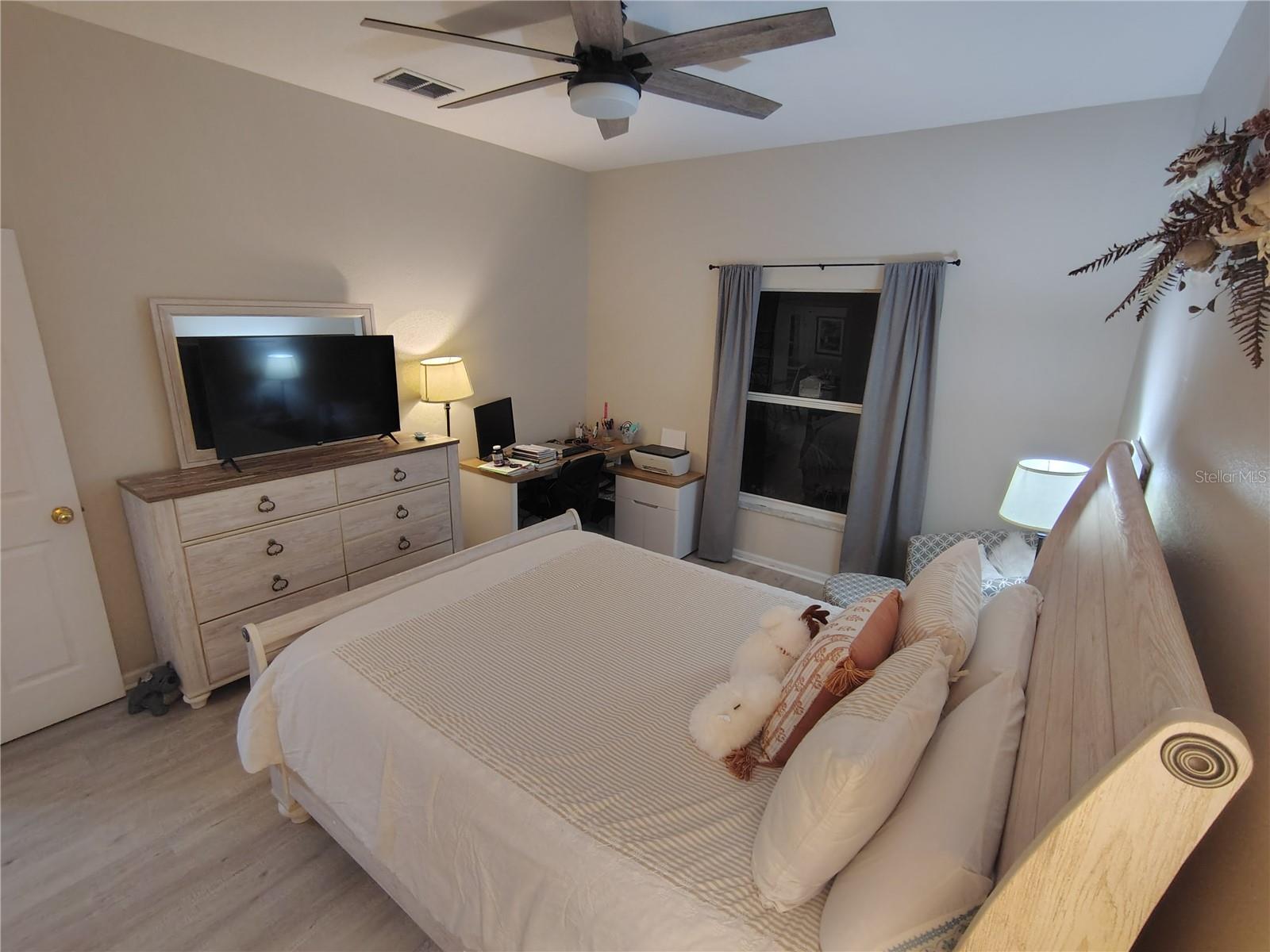 Image 20 of 39 For 16530 Cedar Crest Drive