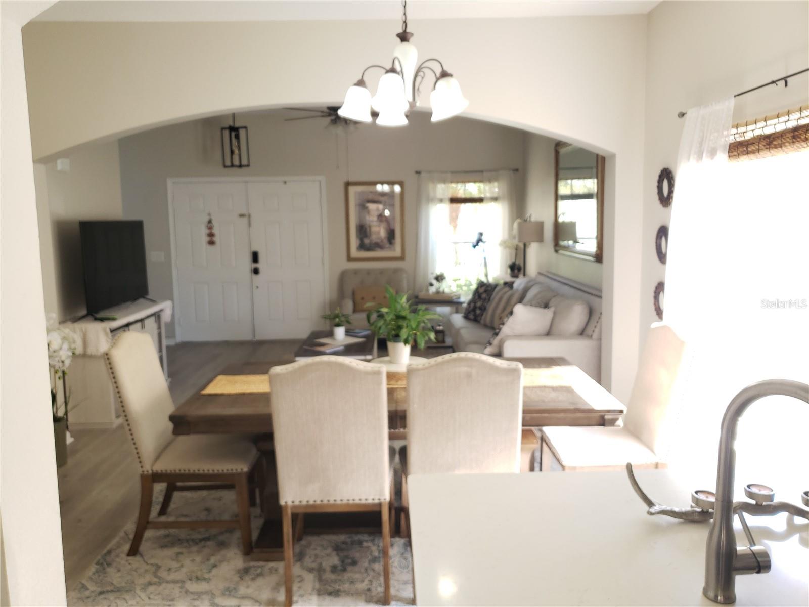 Image 4 of 39 For 16530 Cedar Crest Drive