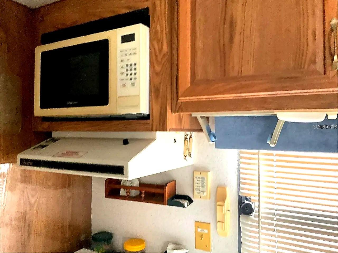 Image 7 of 10 For 38045 Bluebird Circle