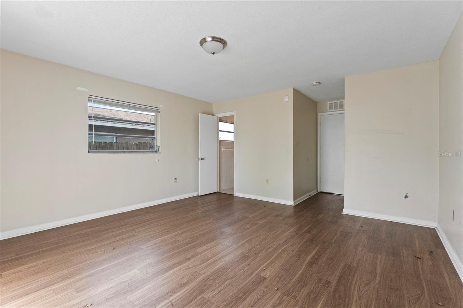 Image 15 of 25 For 2713 Greenfield Avenue