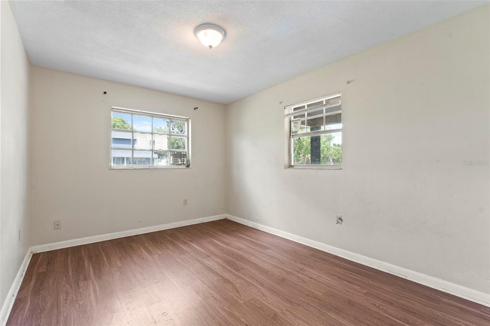 Image 19 of 25 For 2713 Greenfield Avenue