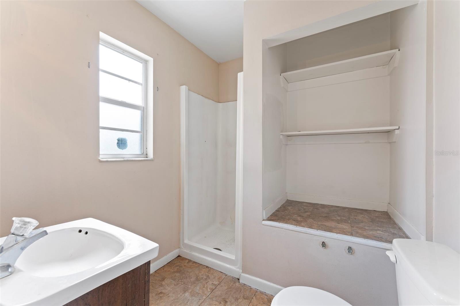 Image 24 of 25 For 2713 Greenfield Avenue