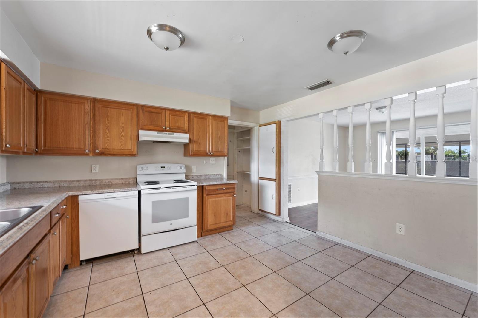 Image 9 of 25 For 2713 Greenfield Avenue