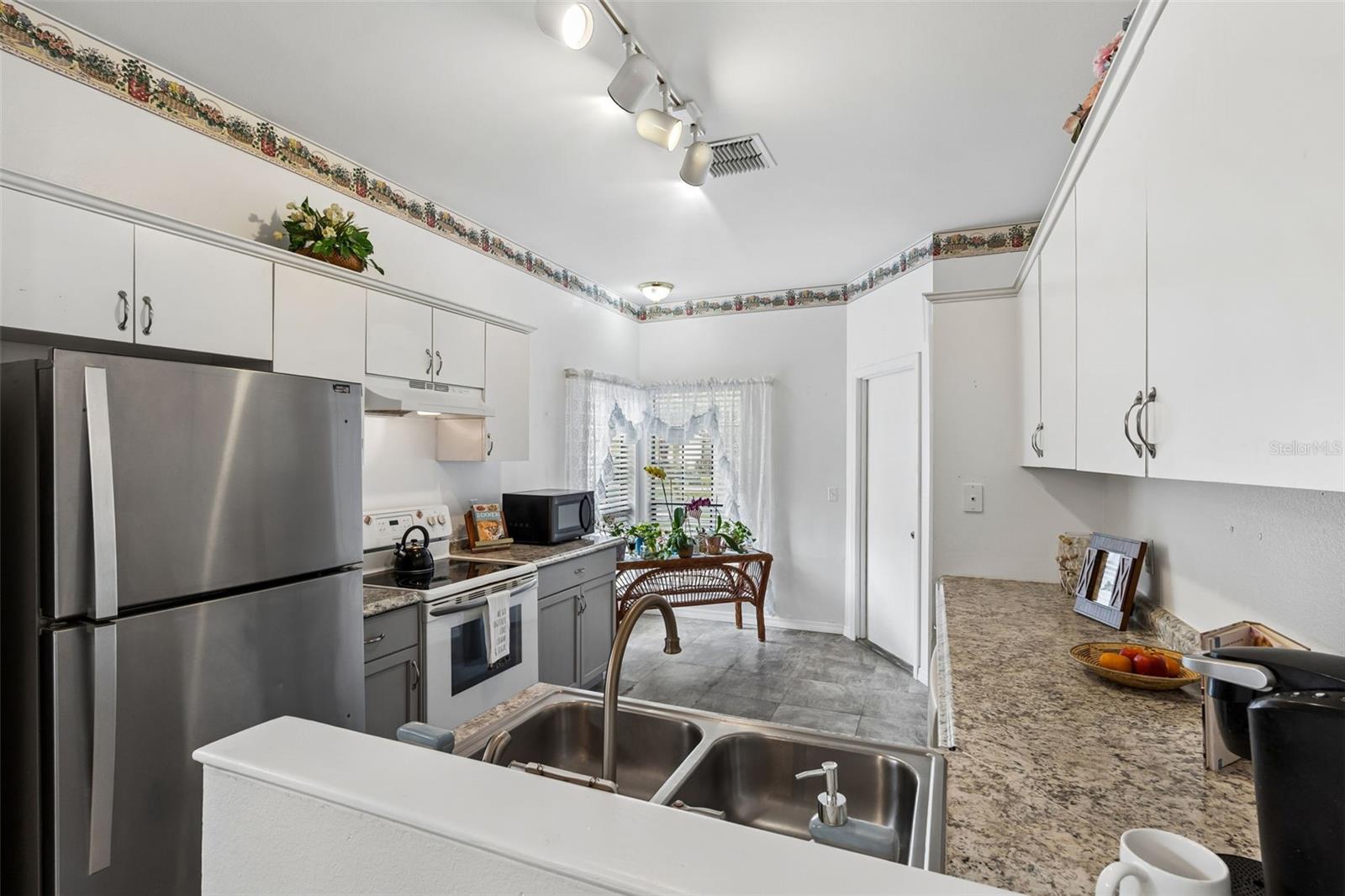 Image 23 of 95 For 145 Thornberry Drive