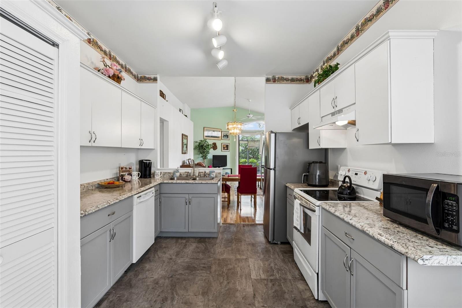 Image 26 of 95 For 145 Thornberry Drive