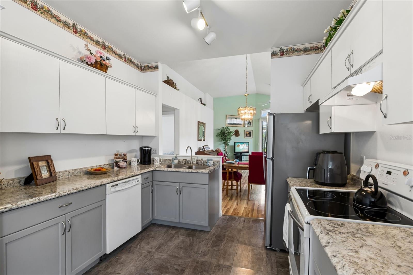 Image 27 of 95 For 145 Thornberry Drive