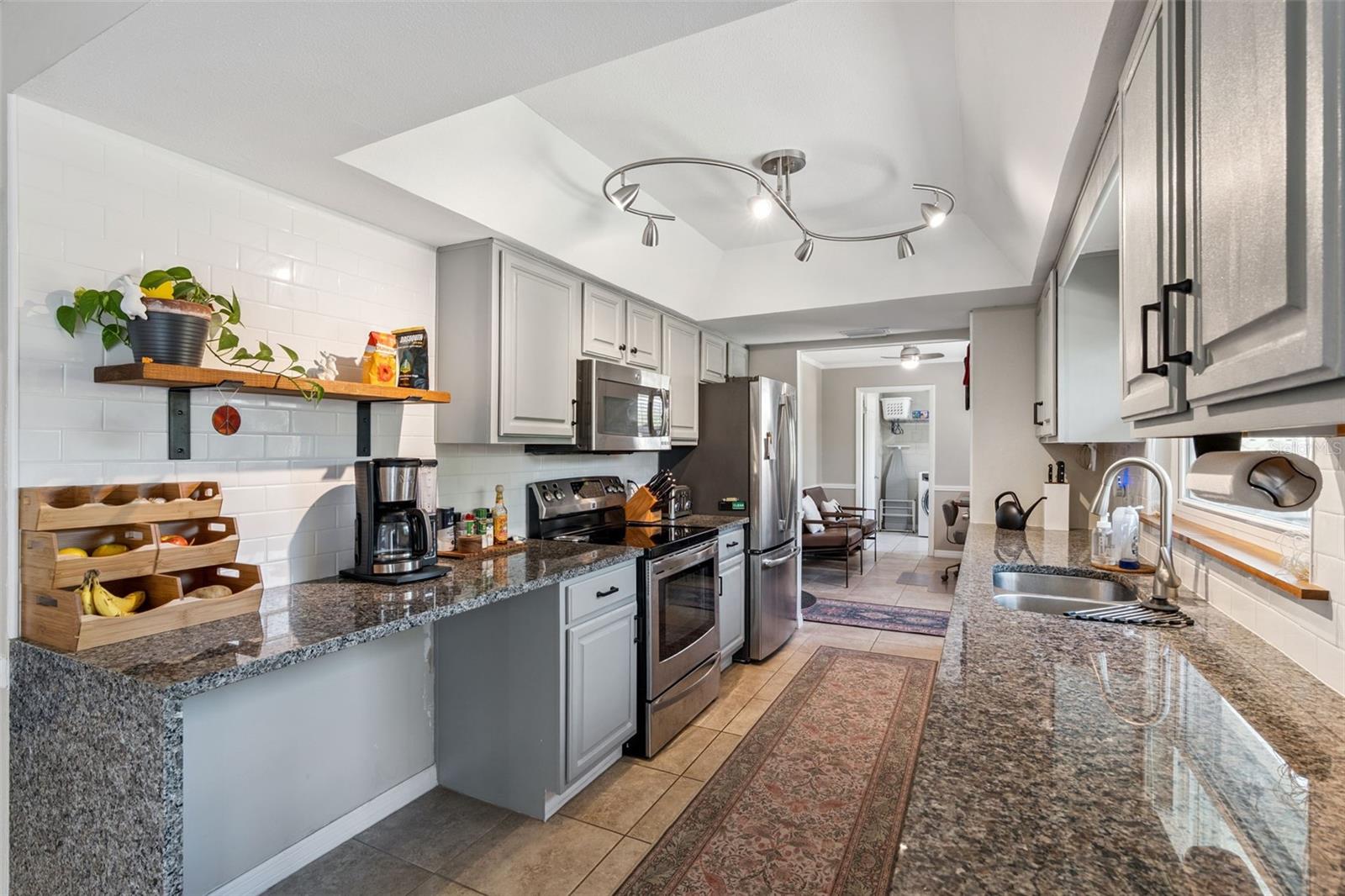 Image 12 of 36 For 522 Green Briar