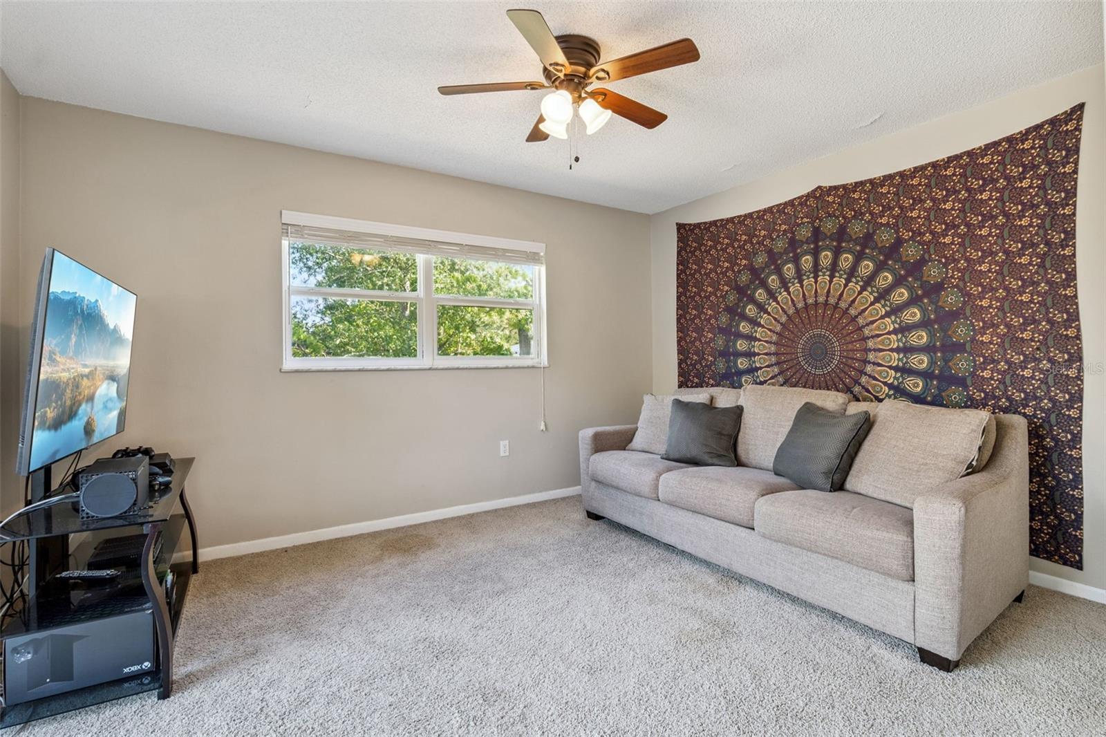 Image 16 of 36 For 522 Green Briar