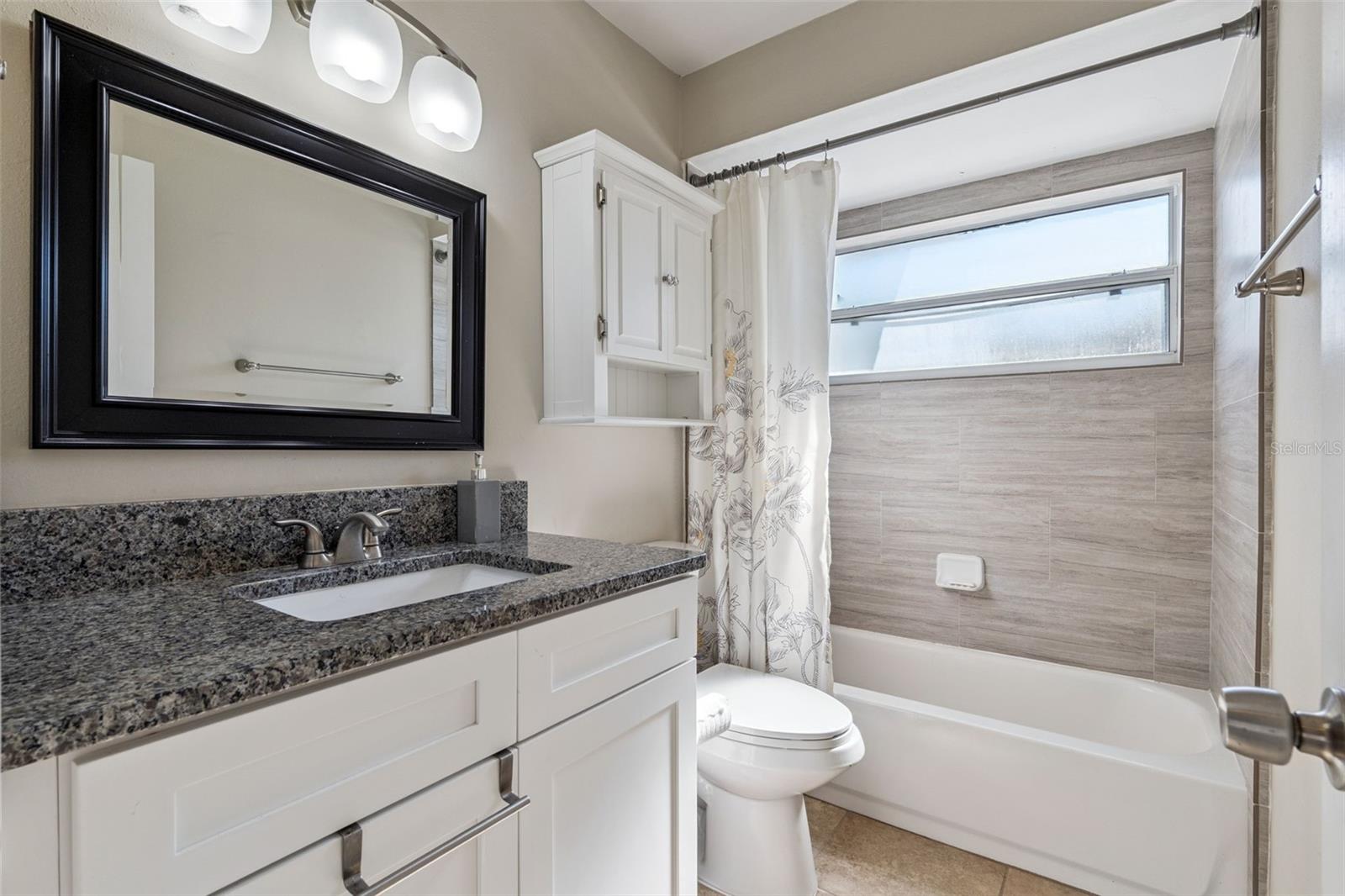 Image 18 of 36 For 522 Green Briar