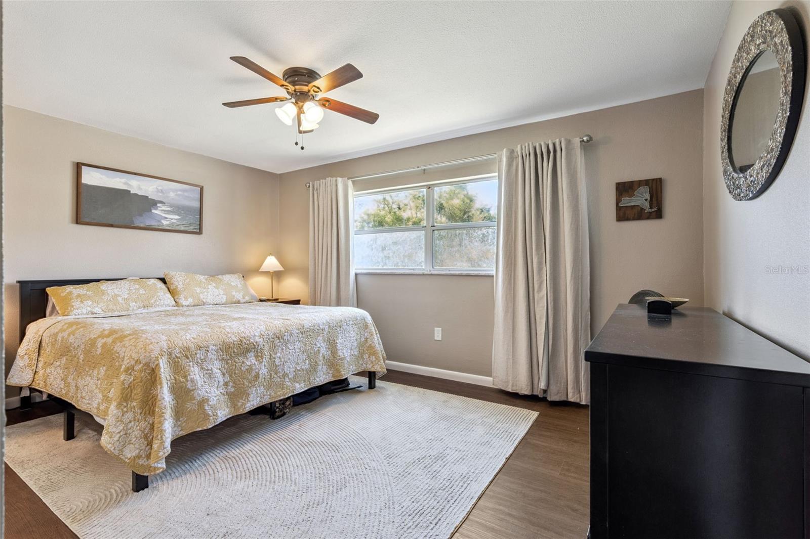 Image 20 of 36 For 522 Green Briar