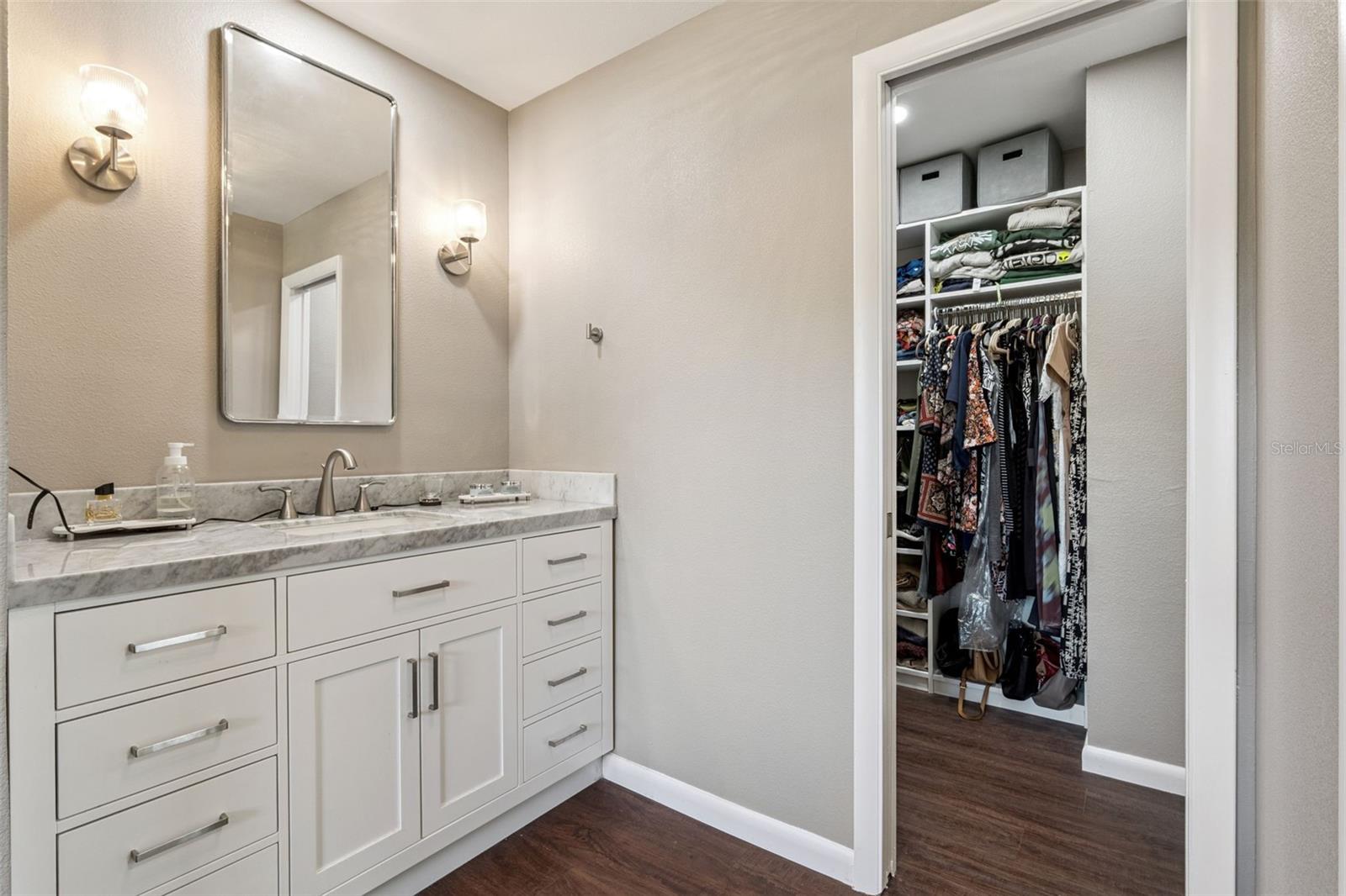 Image 22 of 36 For 522 Green Briar