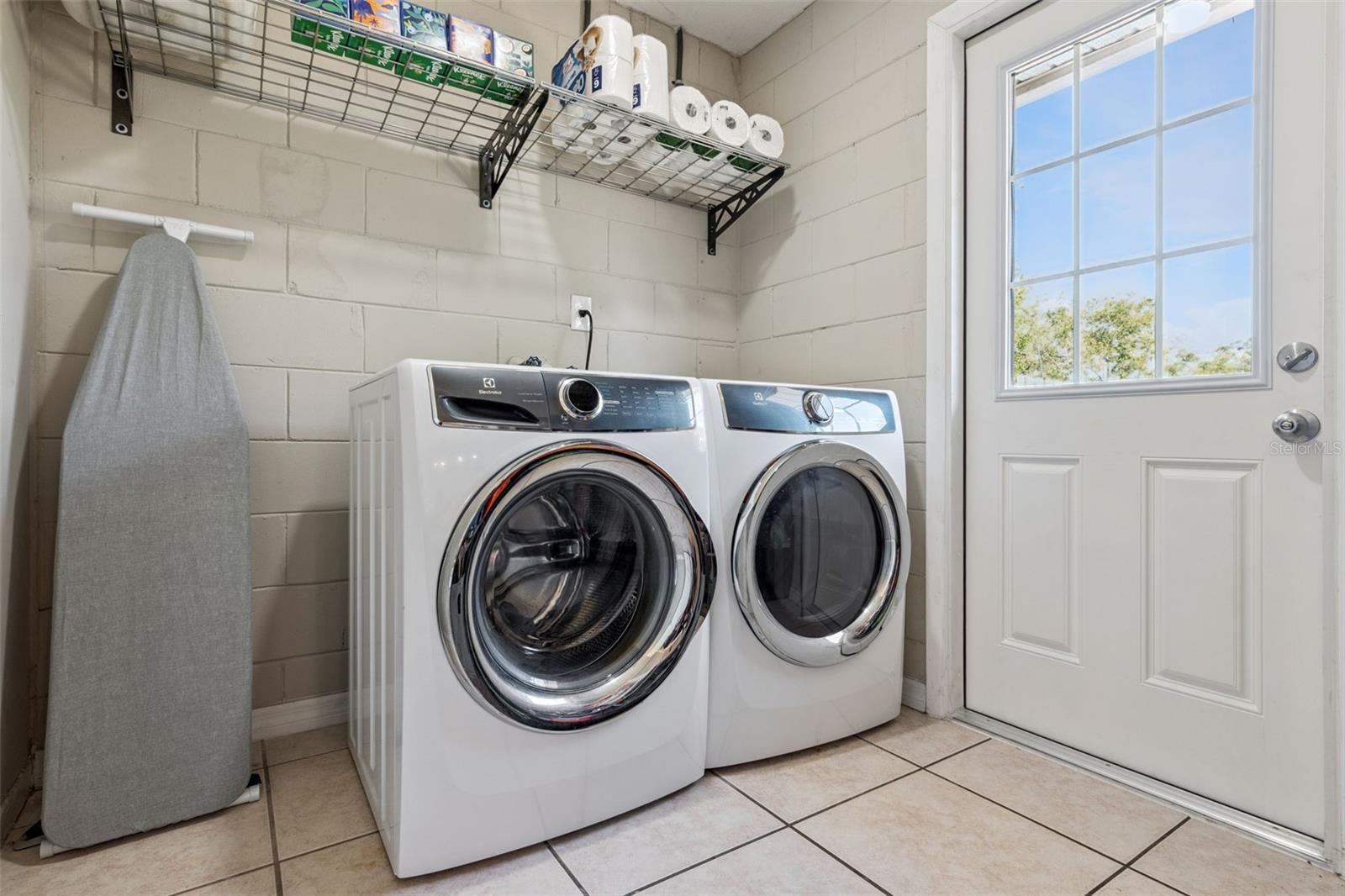 Image 23 of 36 For 522 Green Briar